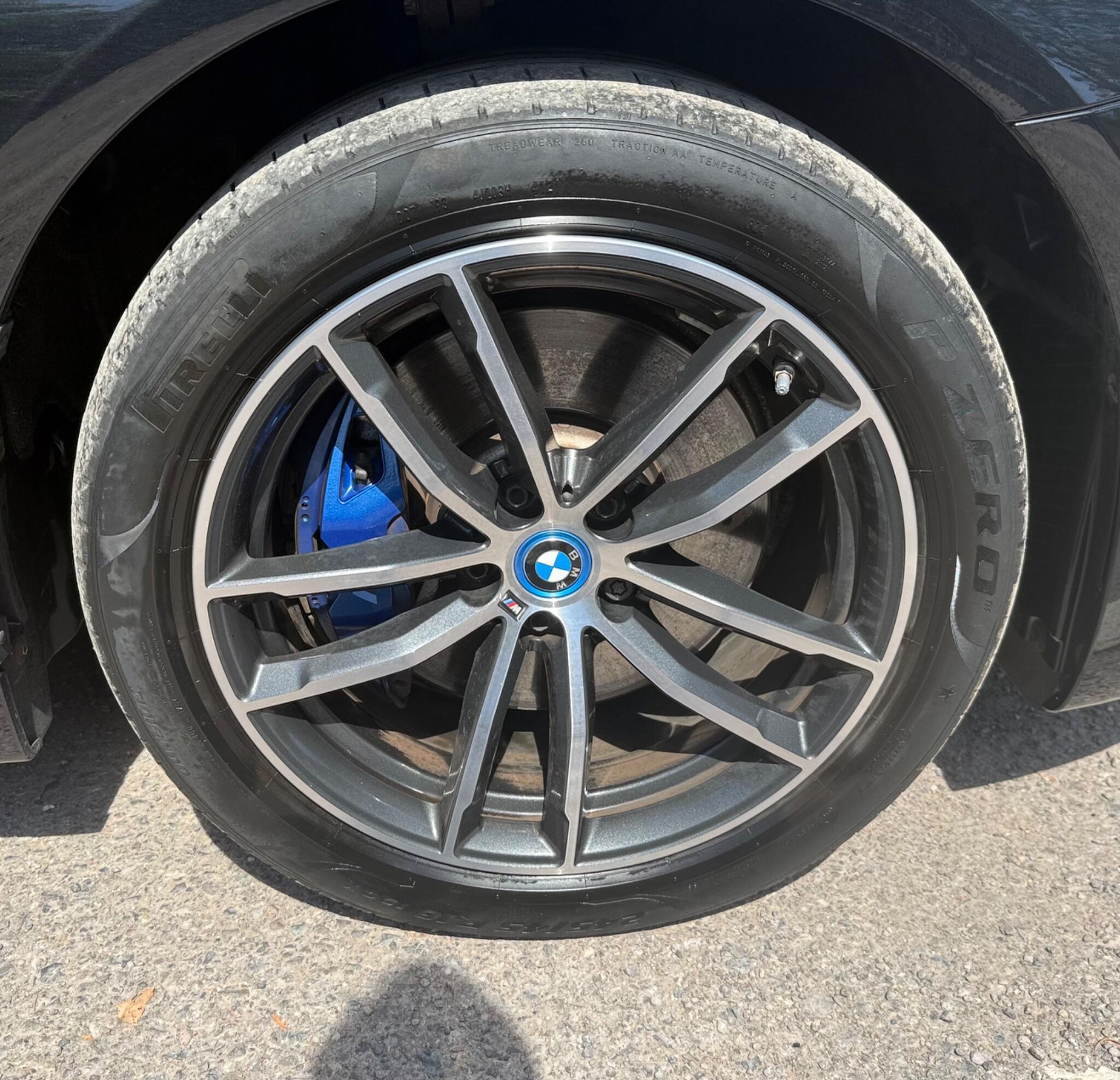 BMW 5 Series view 22