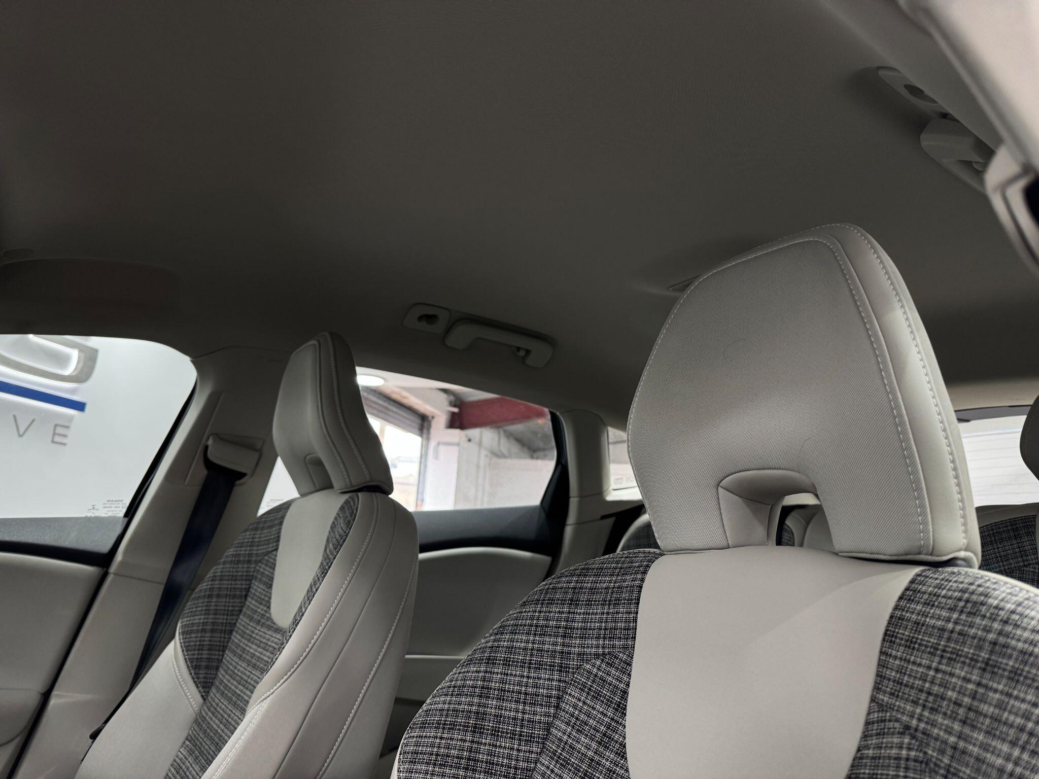 Volvo V40 view 33