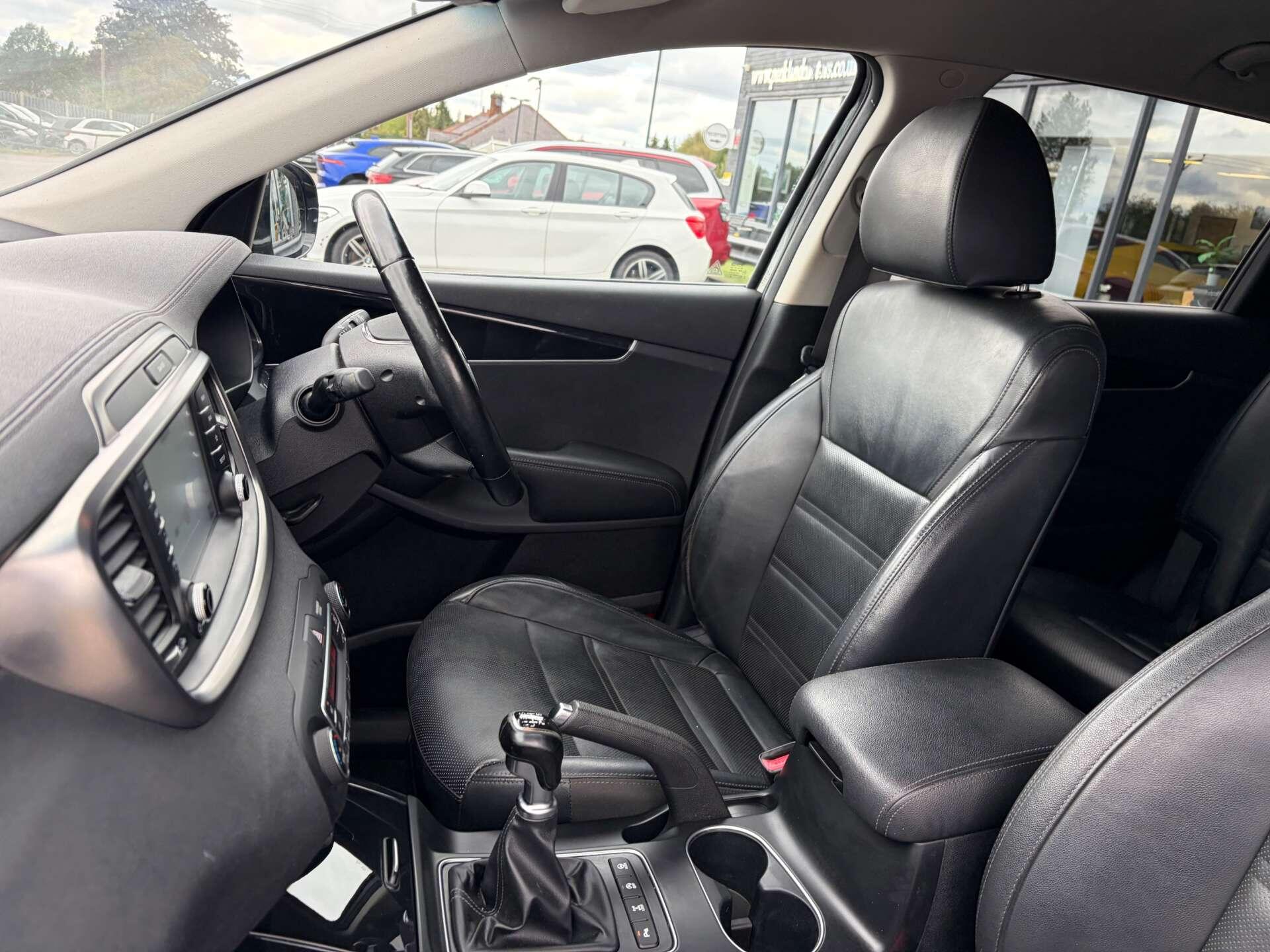 Kia Sorento view 13