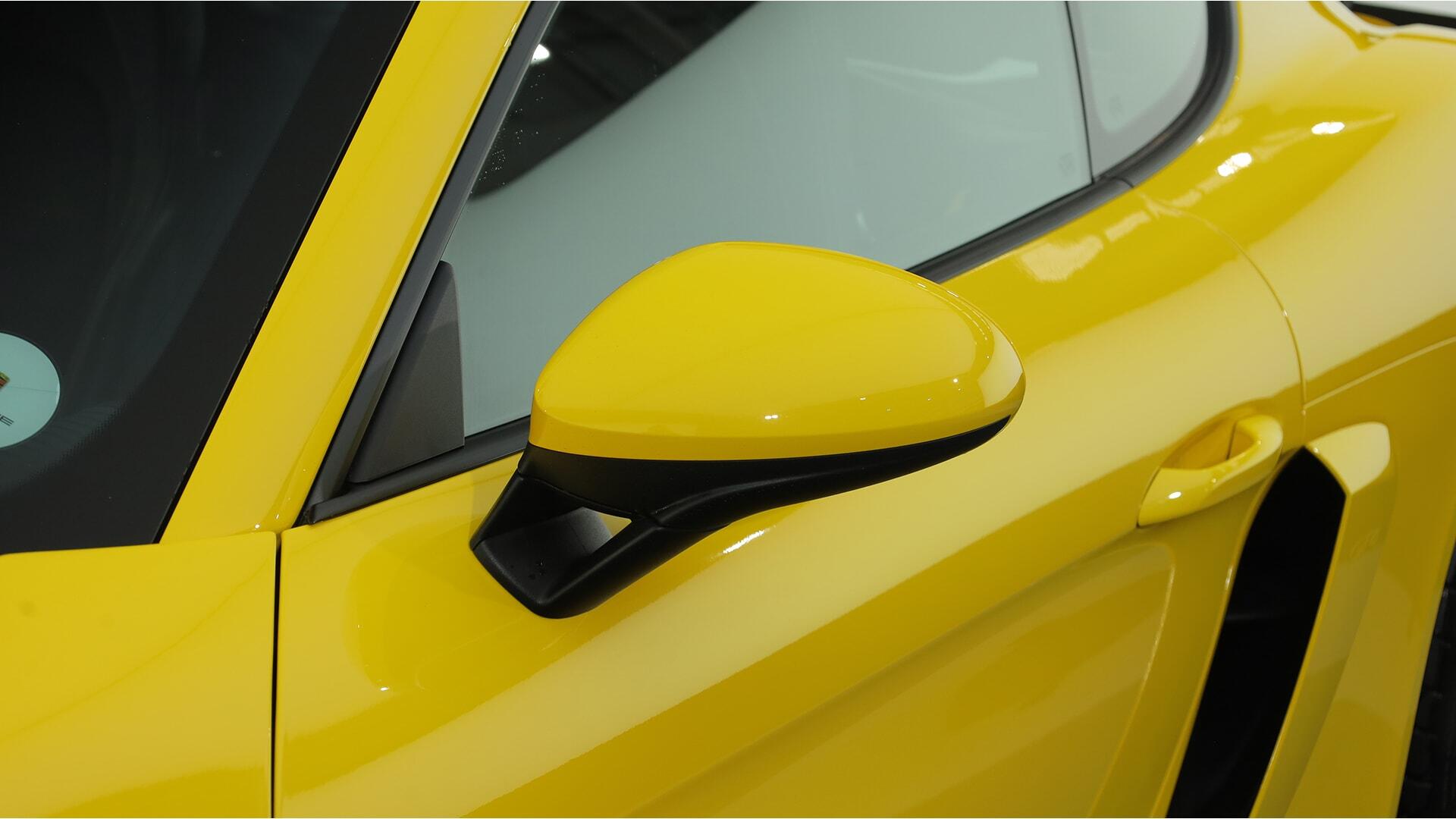 Porsche Cayman view 31