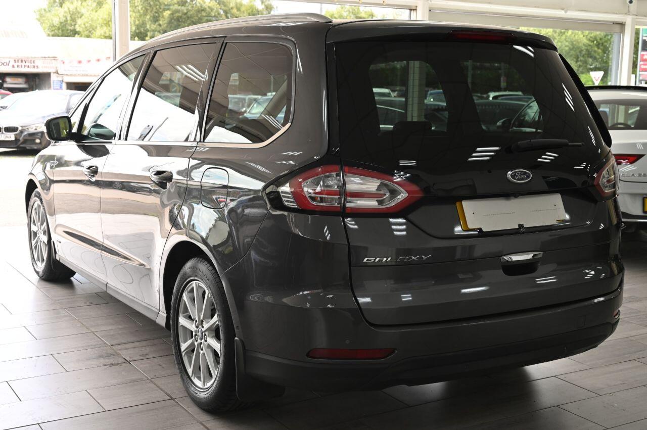 Ford Galaxy view 12