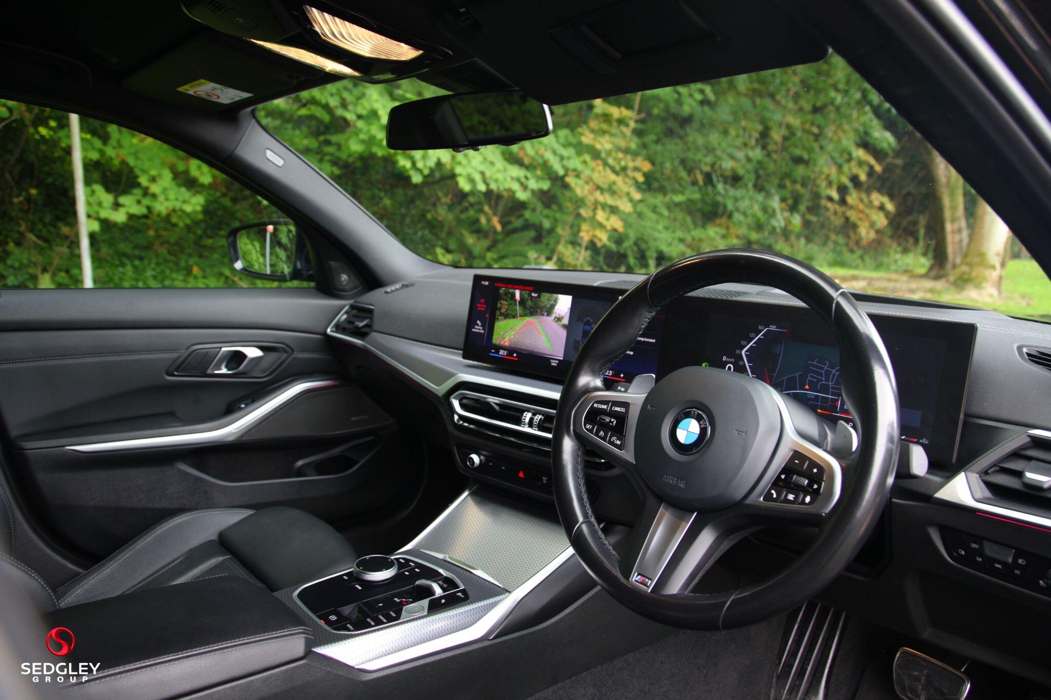 BMW 3 Series view 16