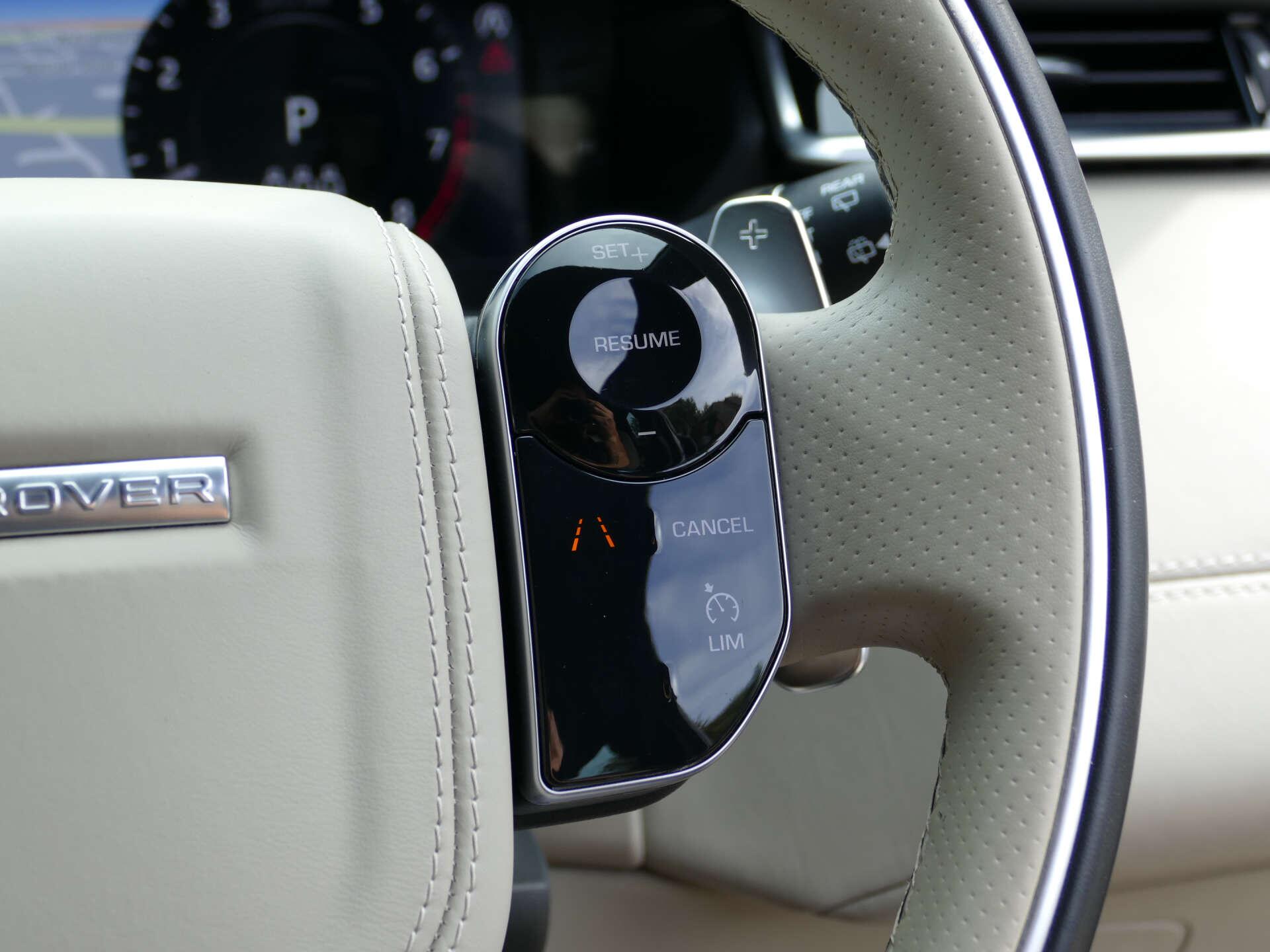 Land Rover Range Rover Velar view 38