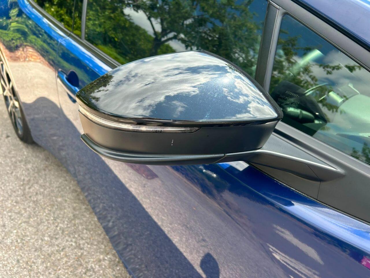 Toyota Prius view 11