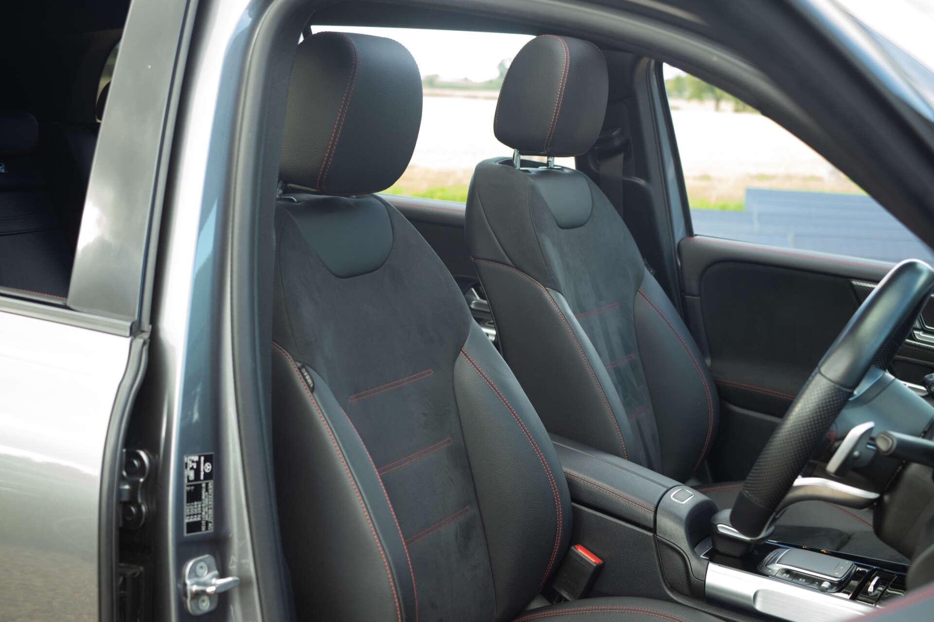 Mercedes-Benz GLB view 2
