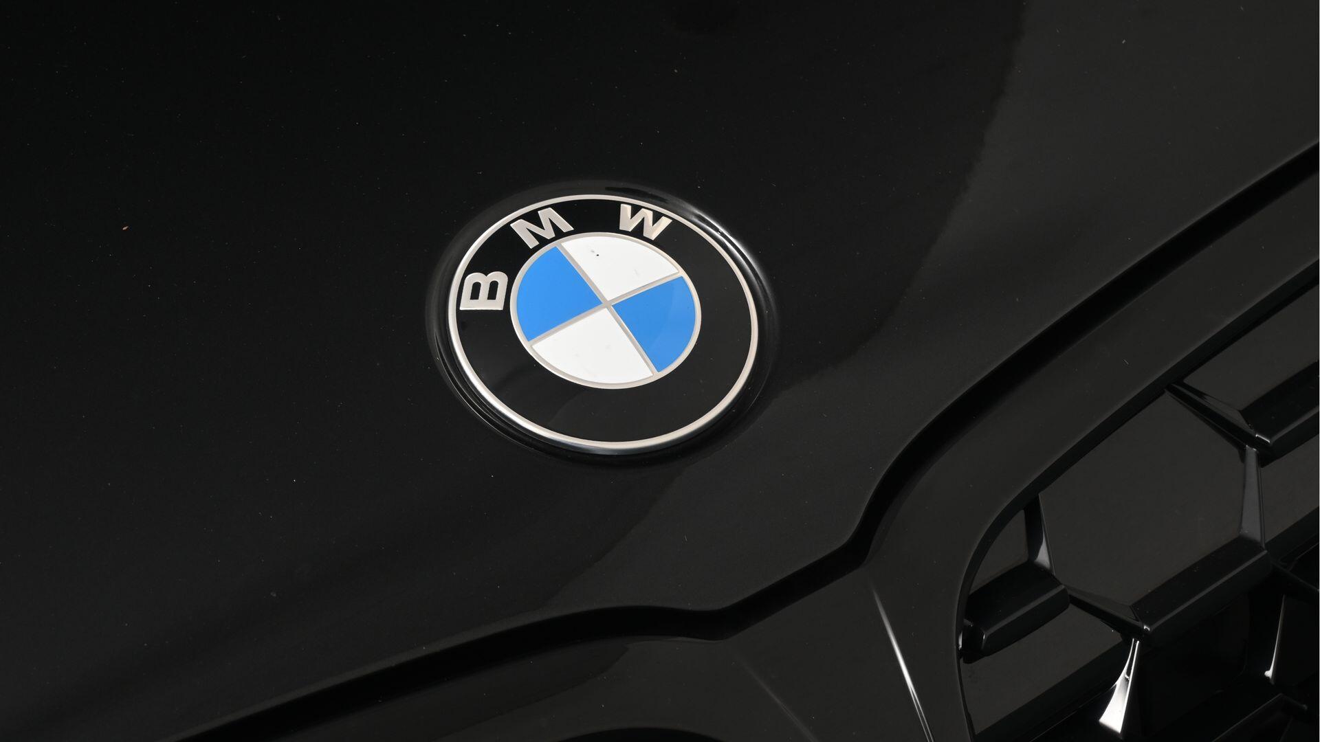 BMW 3 Series view 34