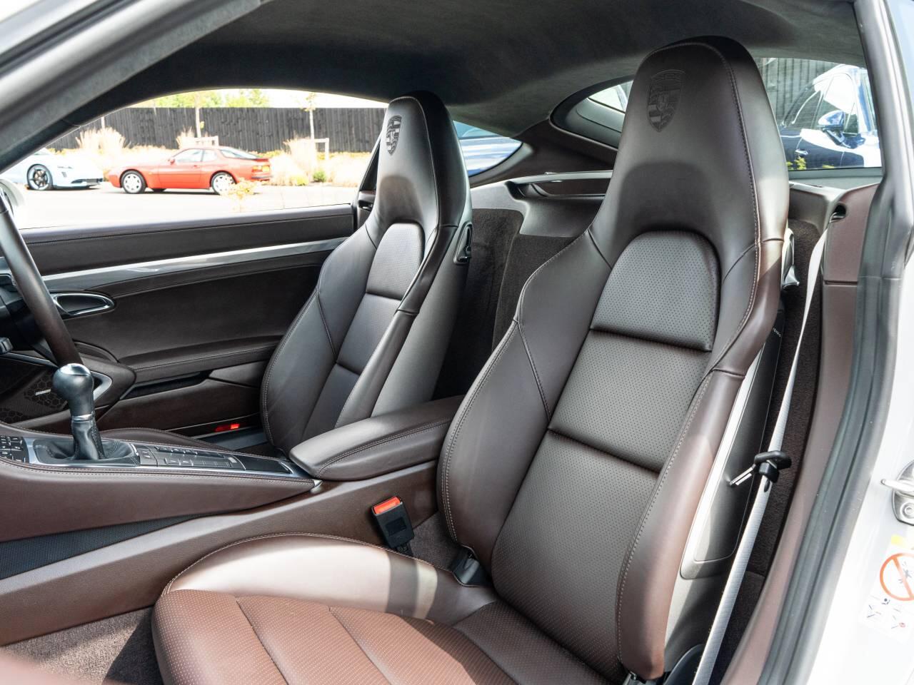 Porsche Cayman view 37