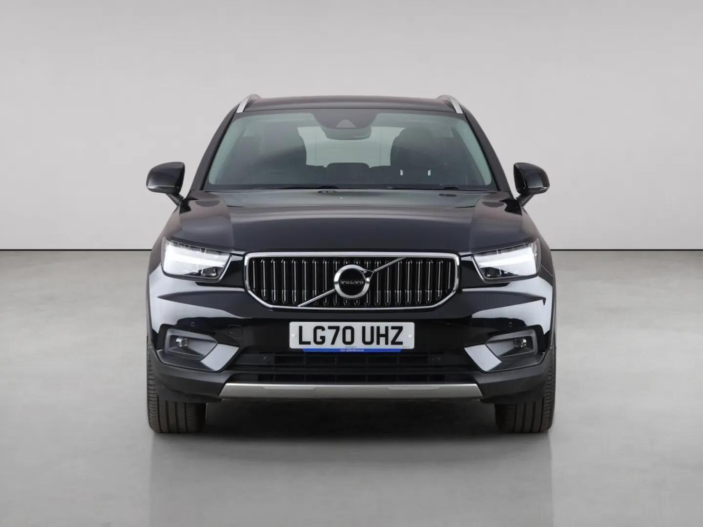 Volvo XC40 view 5