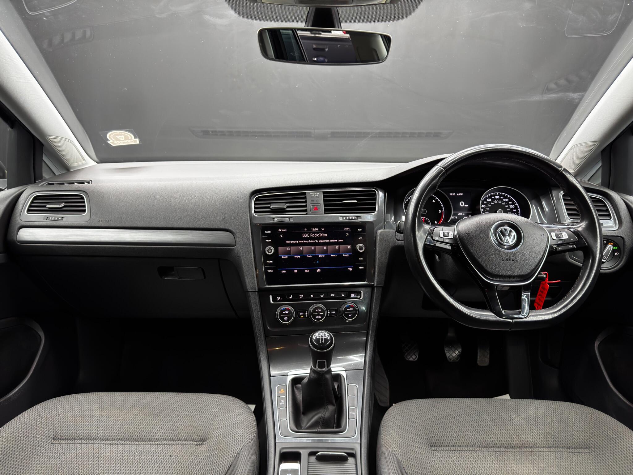 Volkswagen Golf view 10