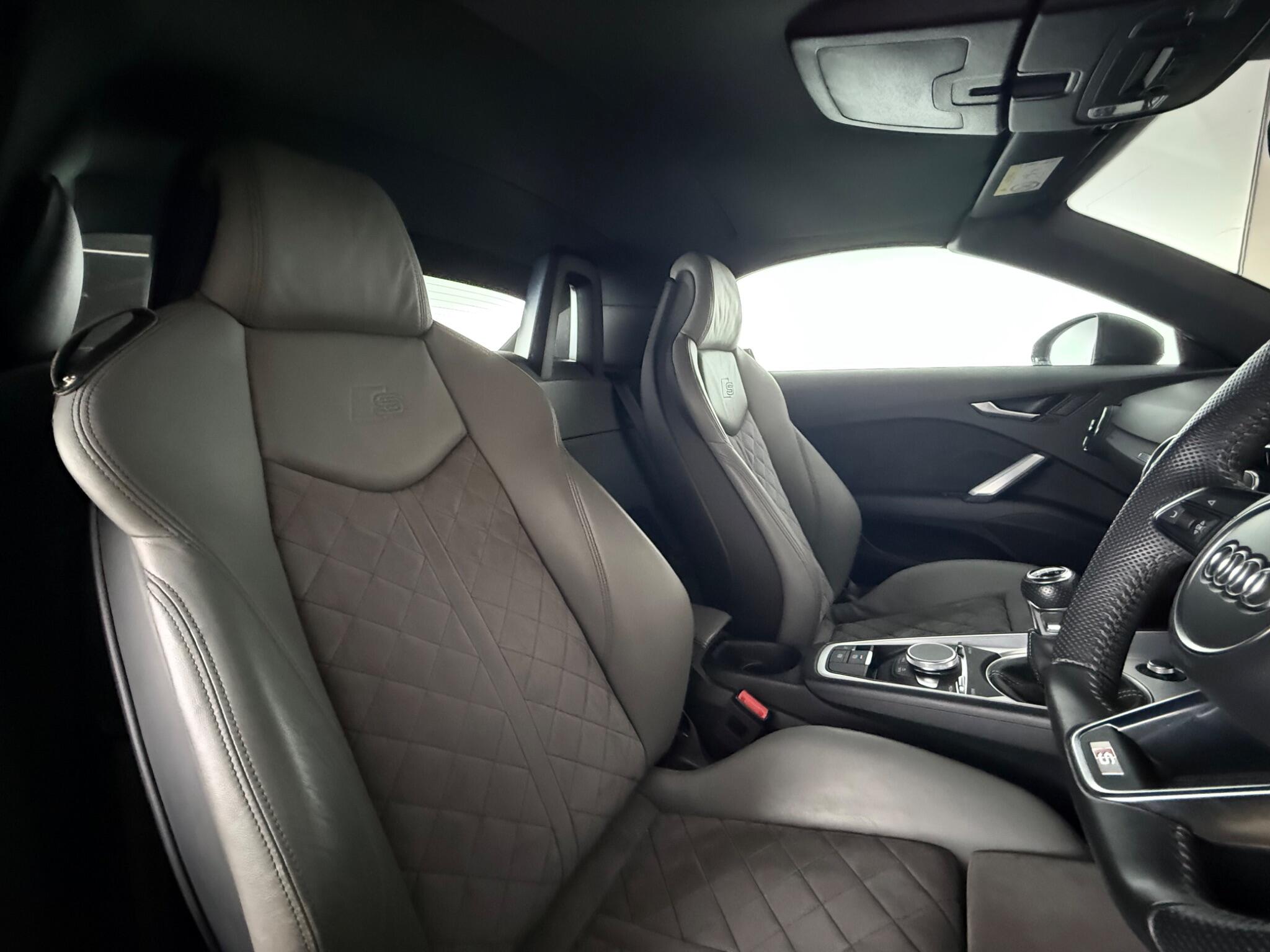 Audi TT view 29