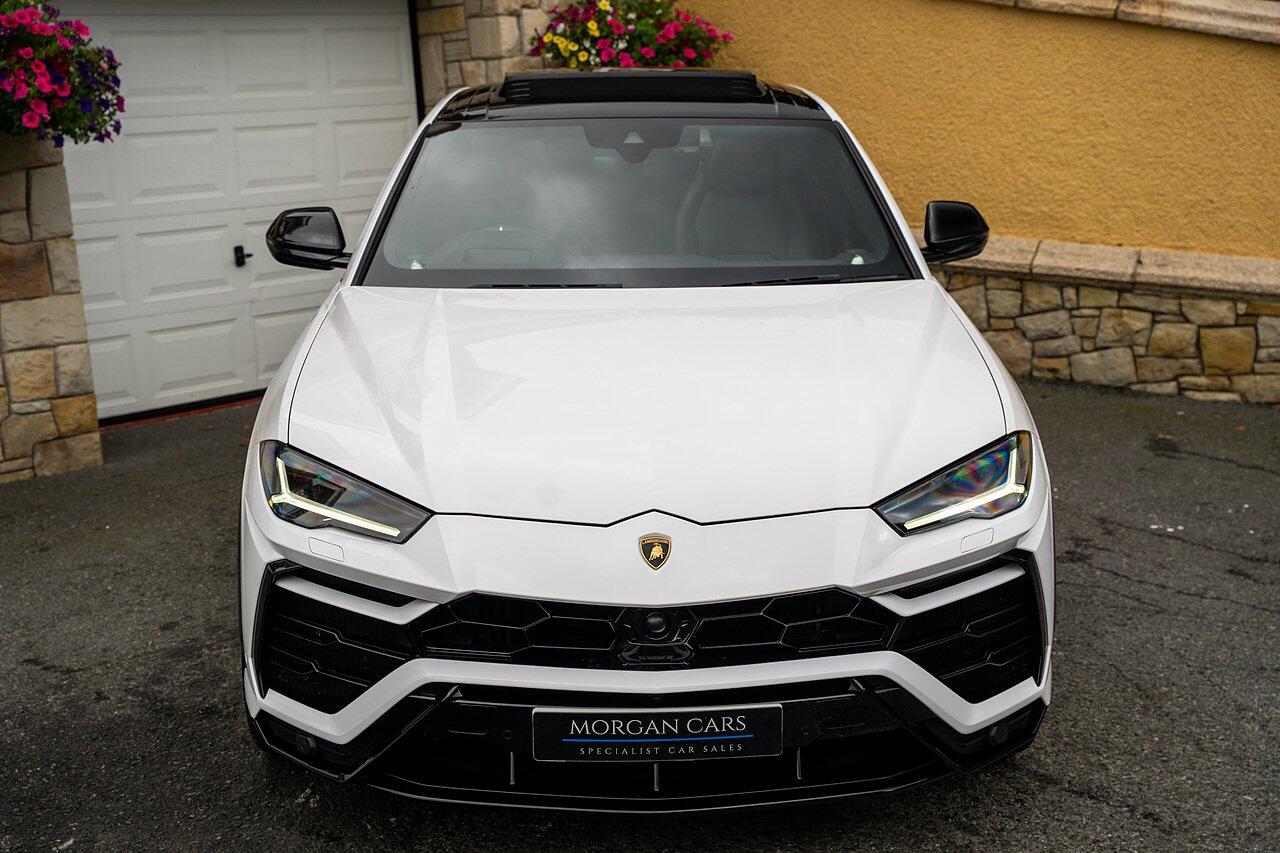 Lamborghini Urus view 37