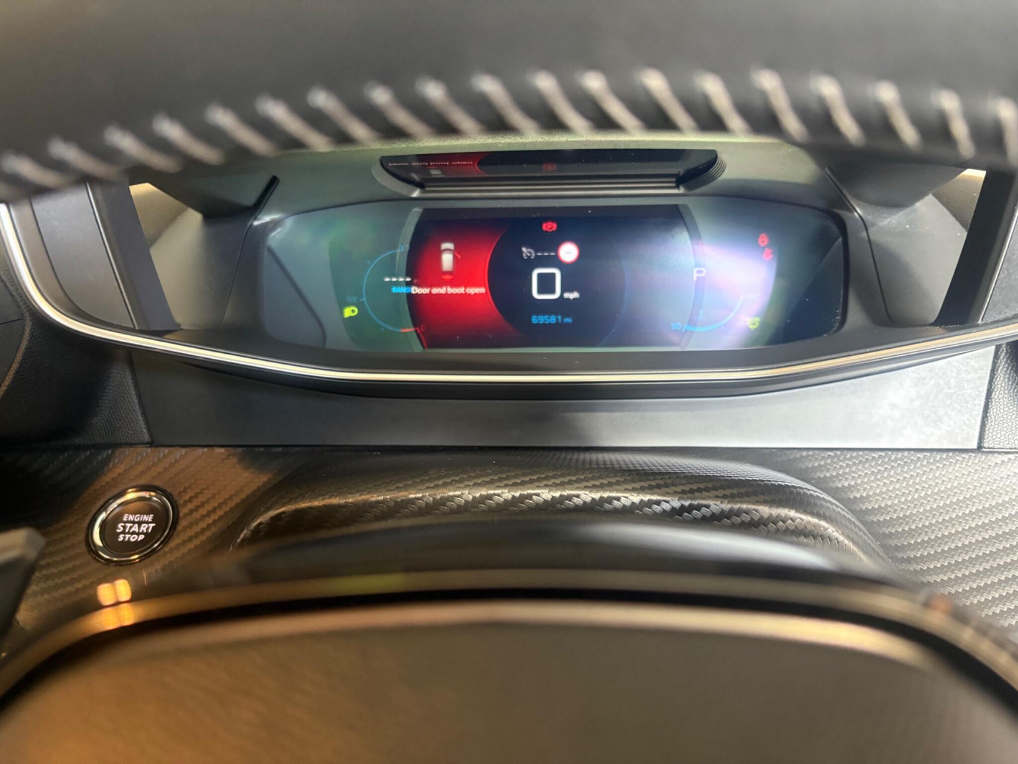 Peugeot 208 view 24