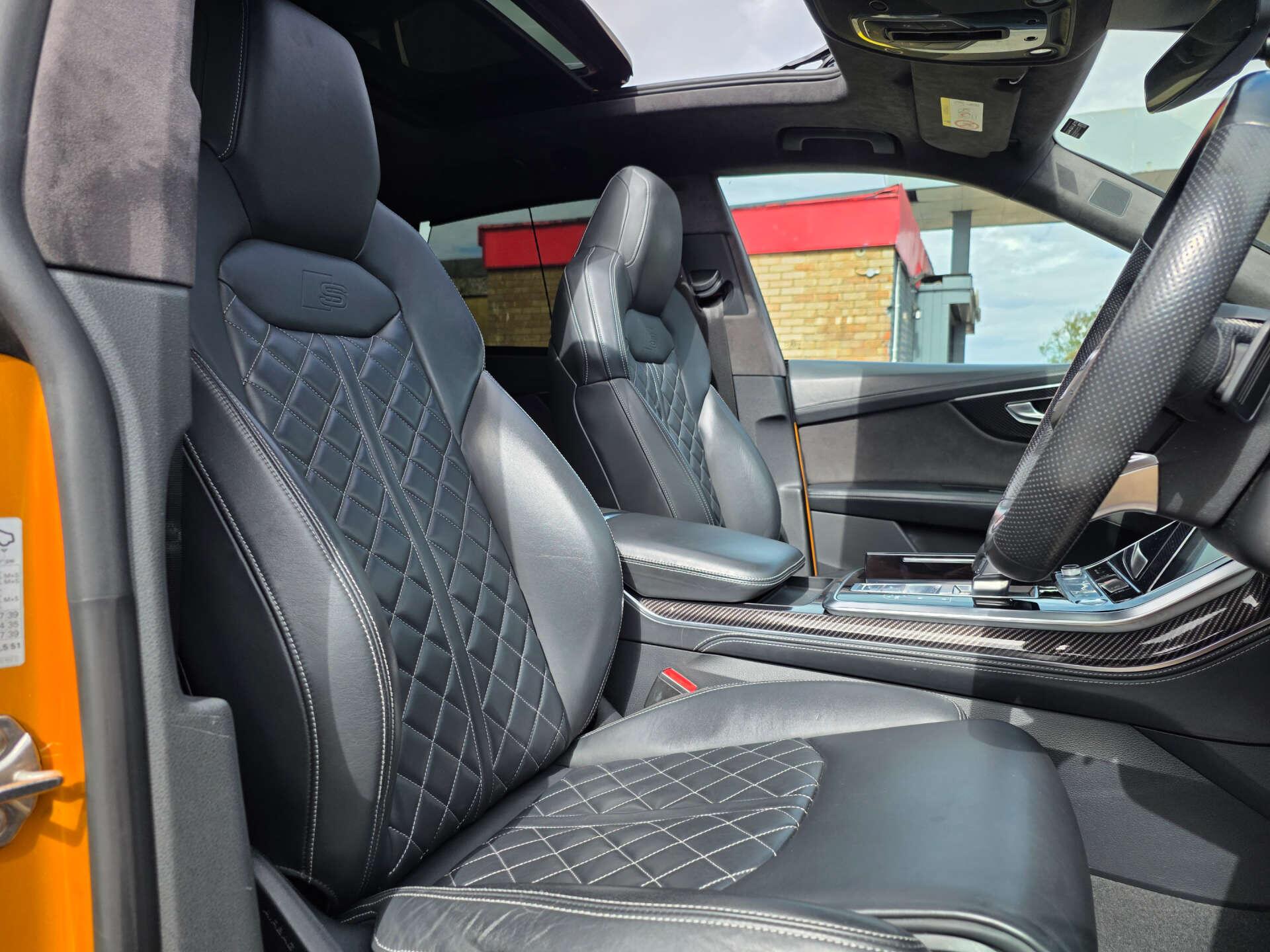 Audi Q8 view 24