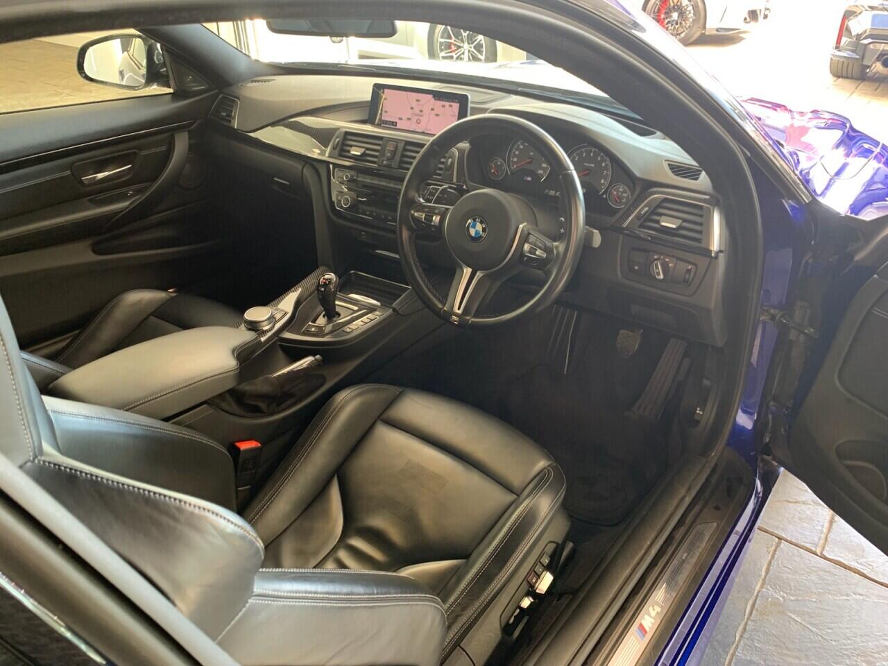 BMW M4 view 21