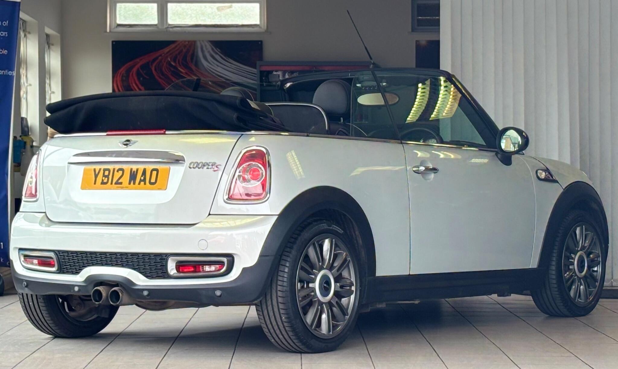 Mini Convertible view 11
