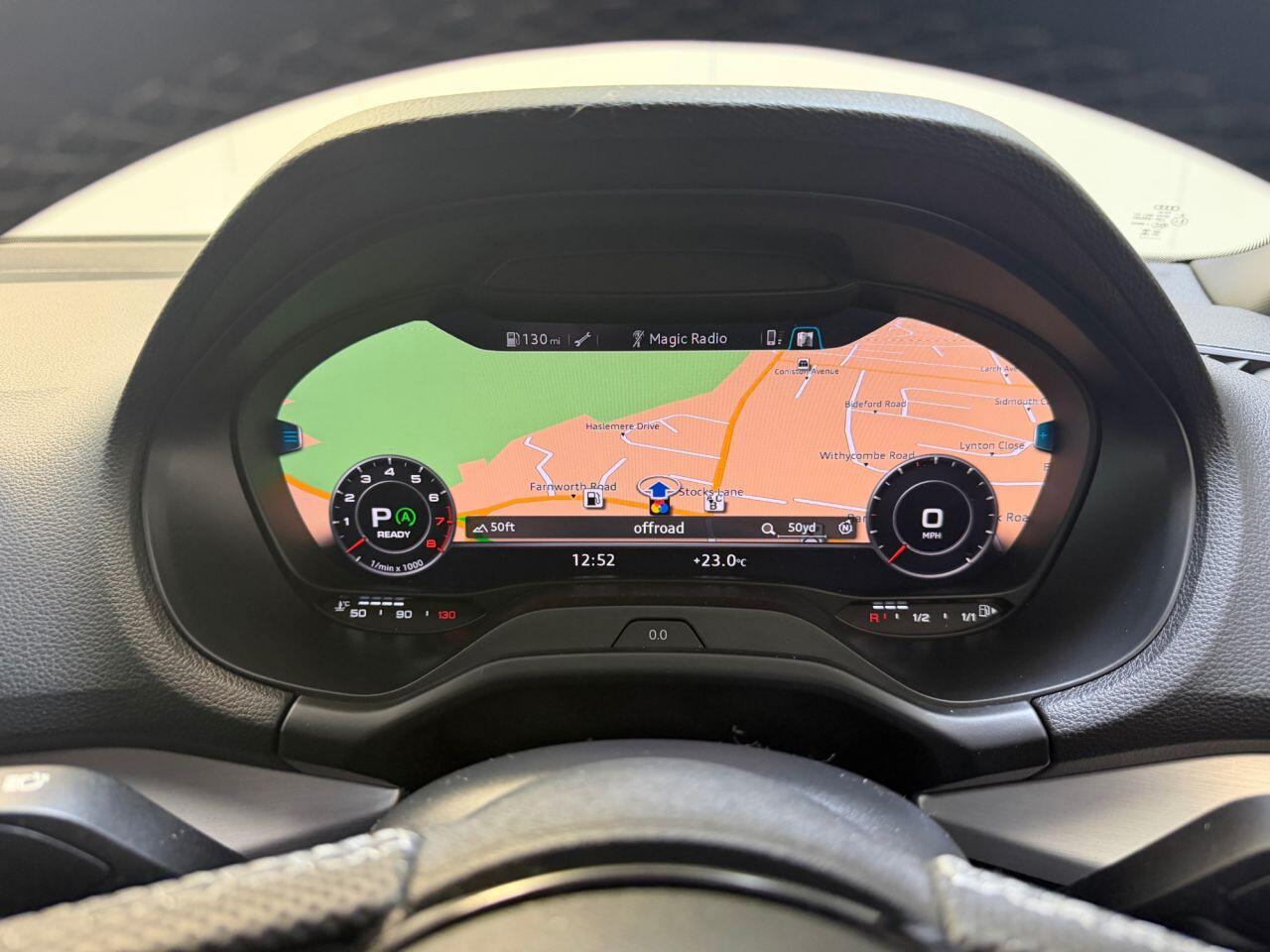 Audi Q2 view 18