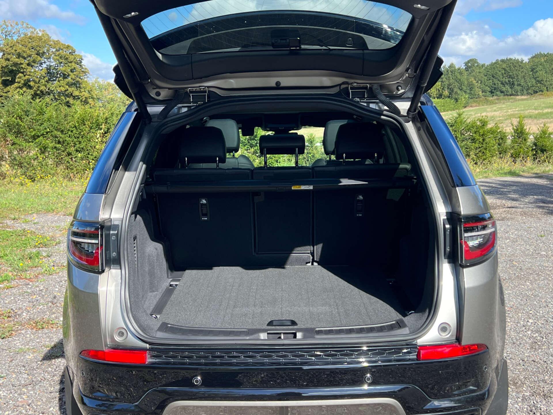 Land Rover Discovery Sport view 8