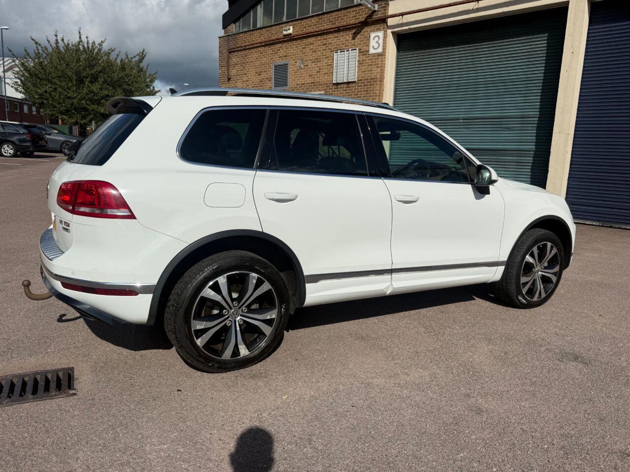 Volkswagen Touareg view 54