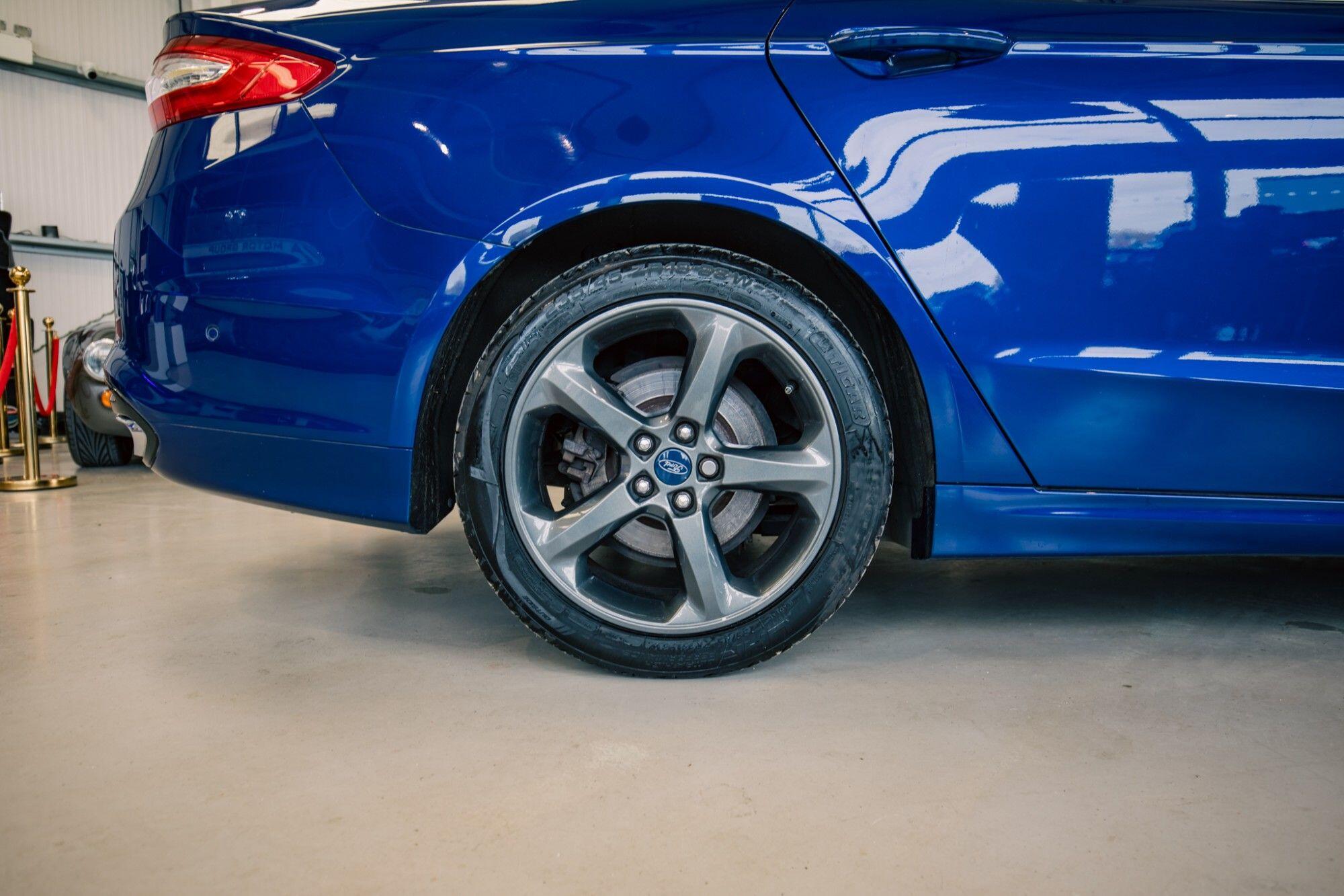 Ford Mondeo view 7