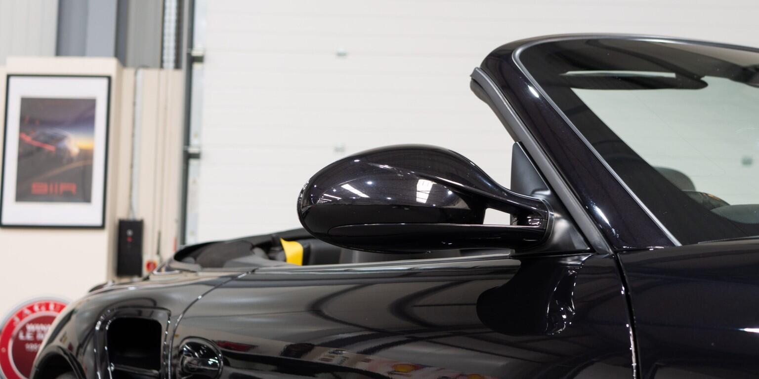 Porsche 911 view 45