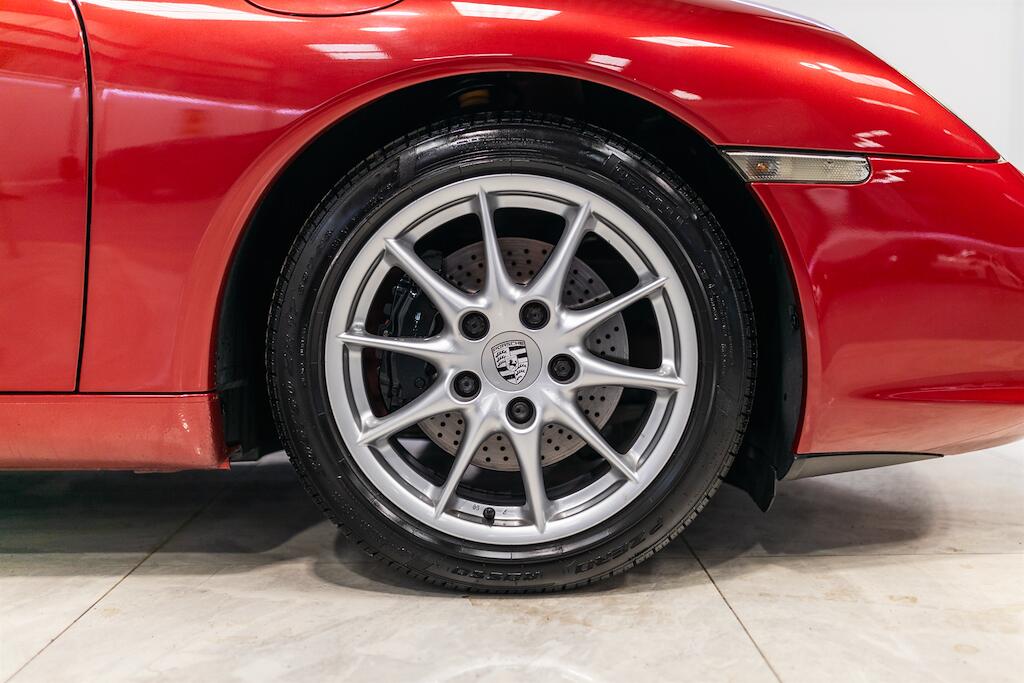 Porsche 911 view 12