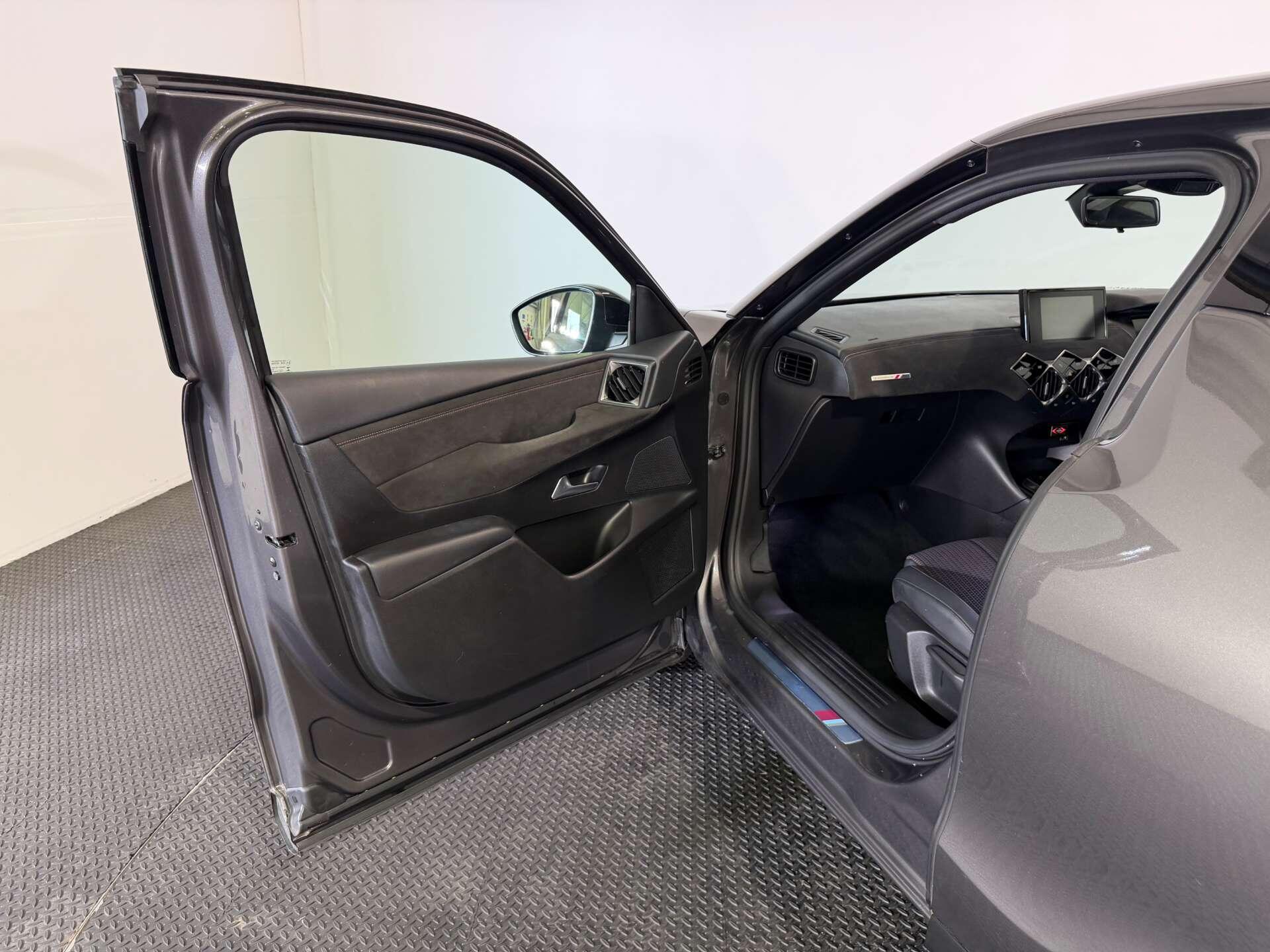 DS Automobiles DS 3 Crossback view 52