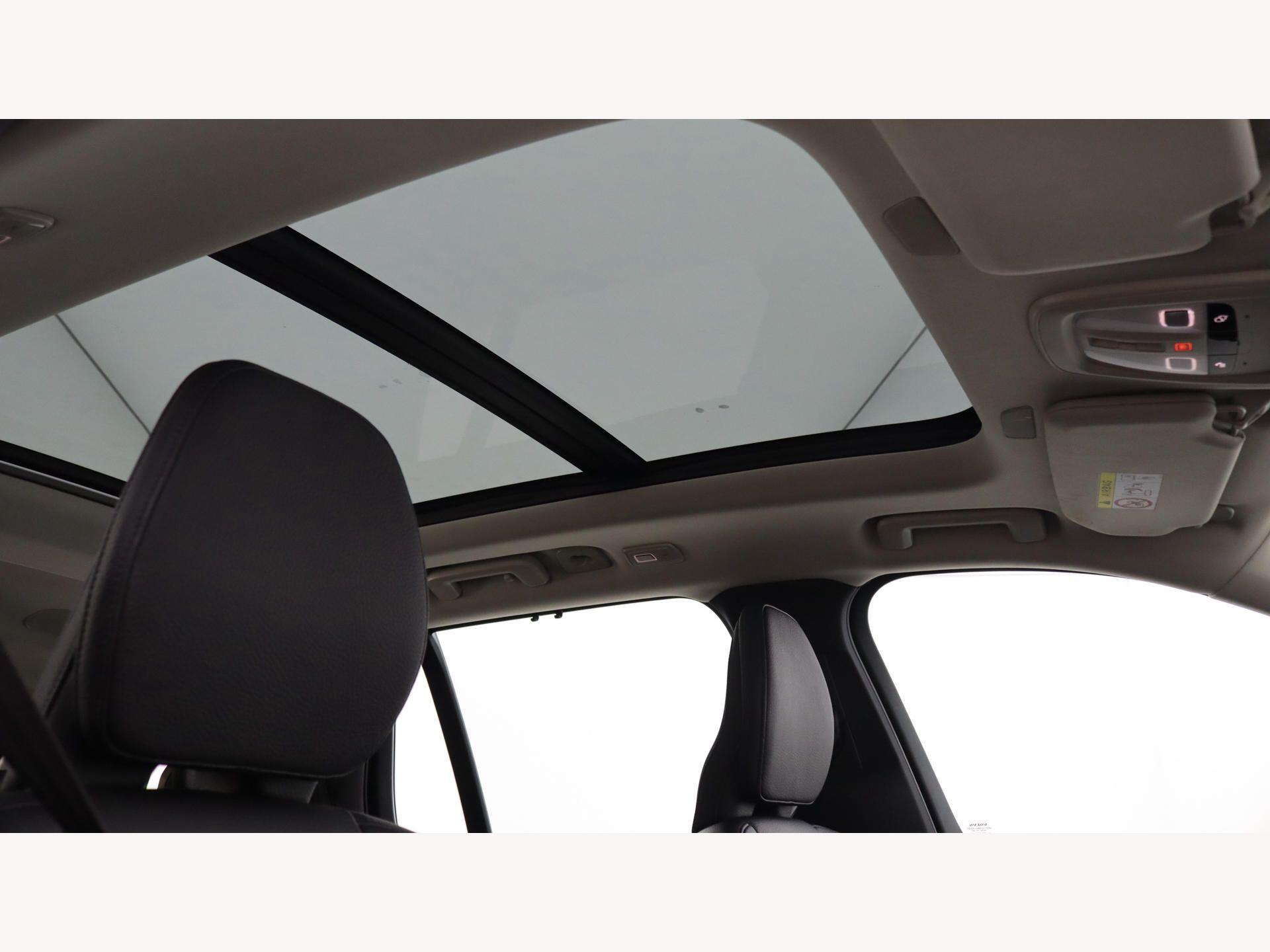 Volvo XC90 view 31