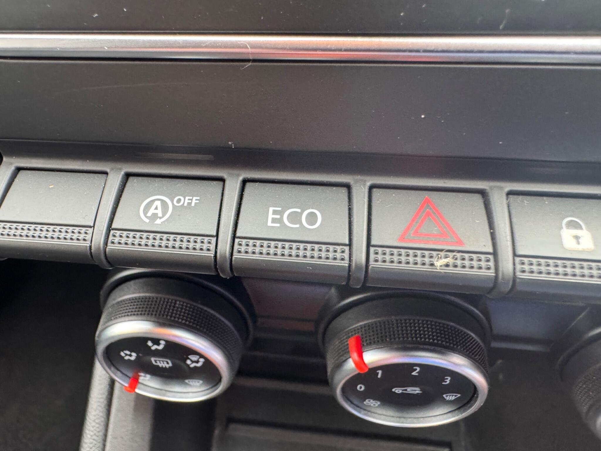Renault Clio view 30
