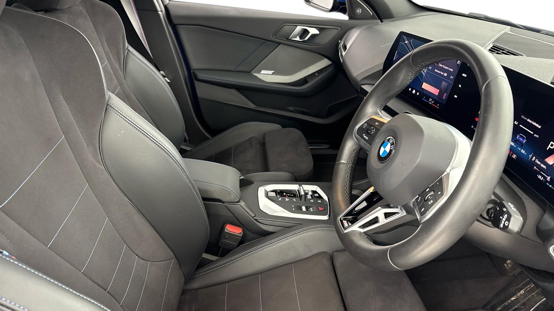 BMW 1 Series view 11