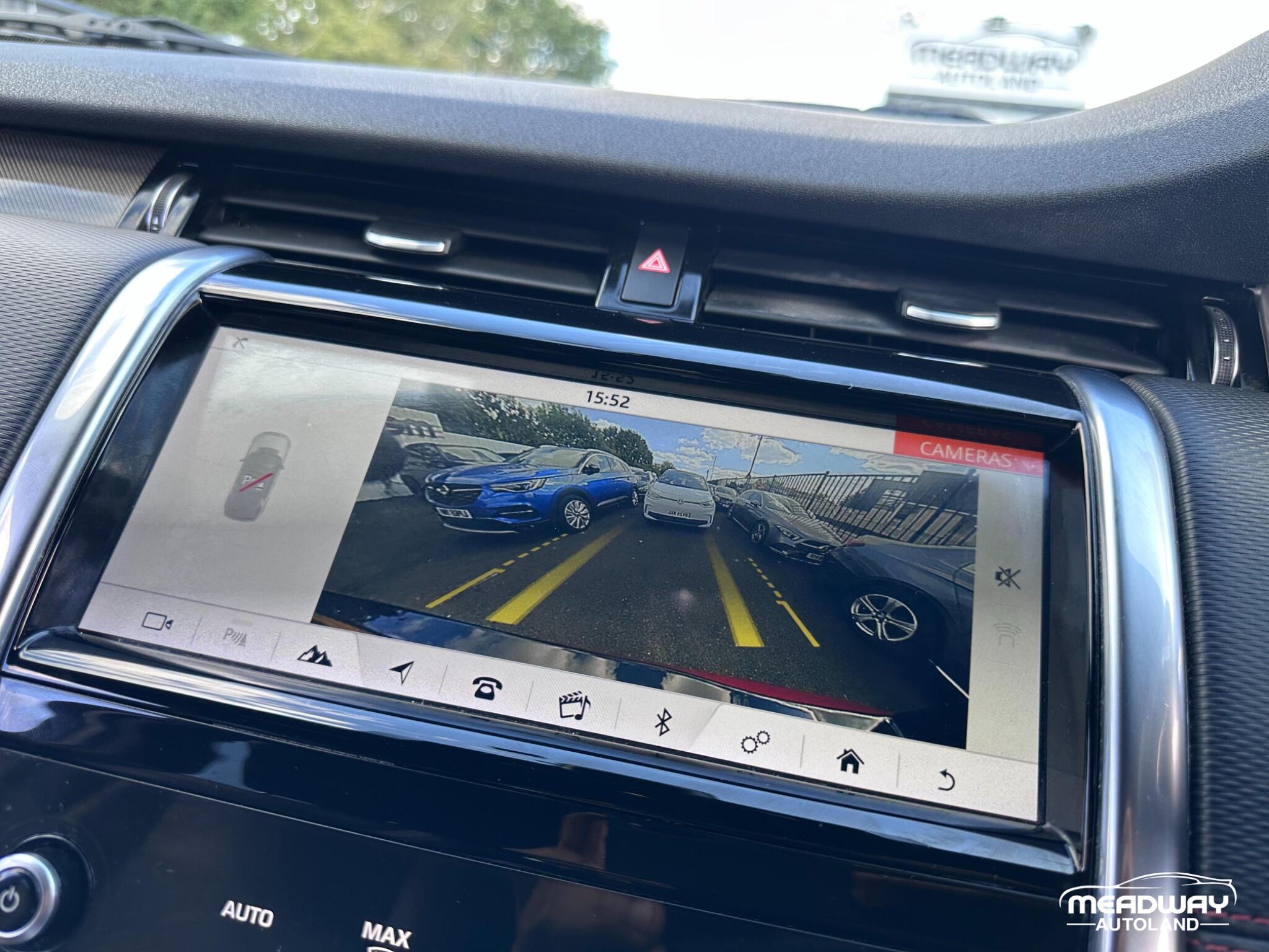 Land Rover Discovery Sport view 17