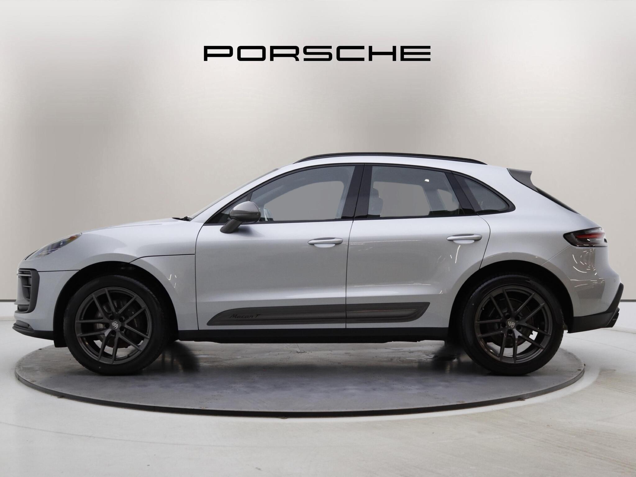 Porsche Macan view 4