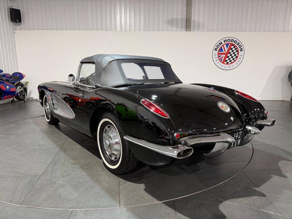 Chevrolet Corvette view 20