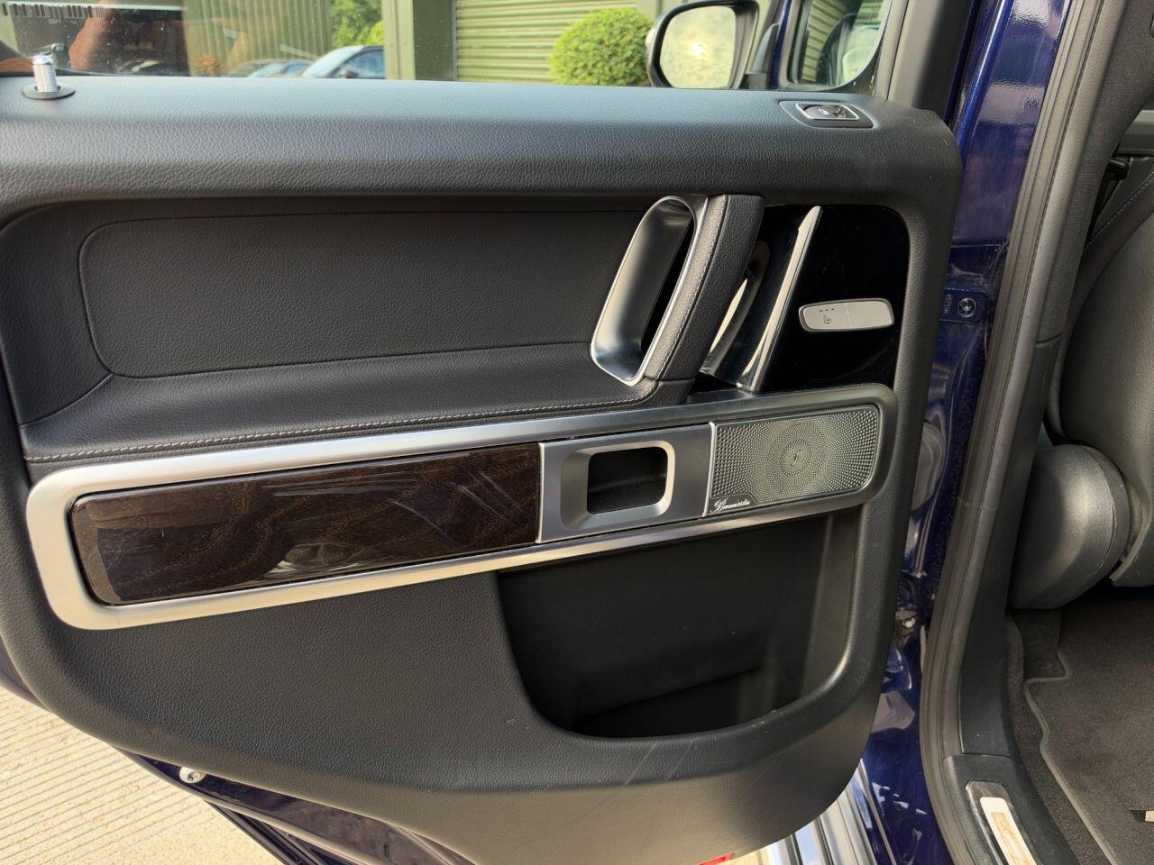 Mercedes-Benz G-Class view 39