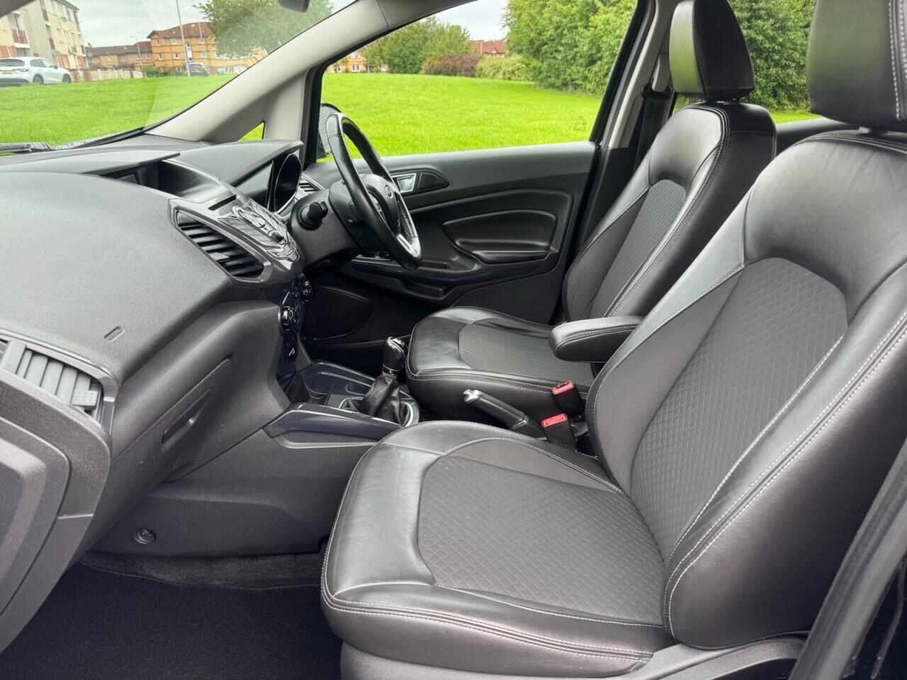 Ford Ecosport view 13