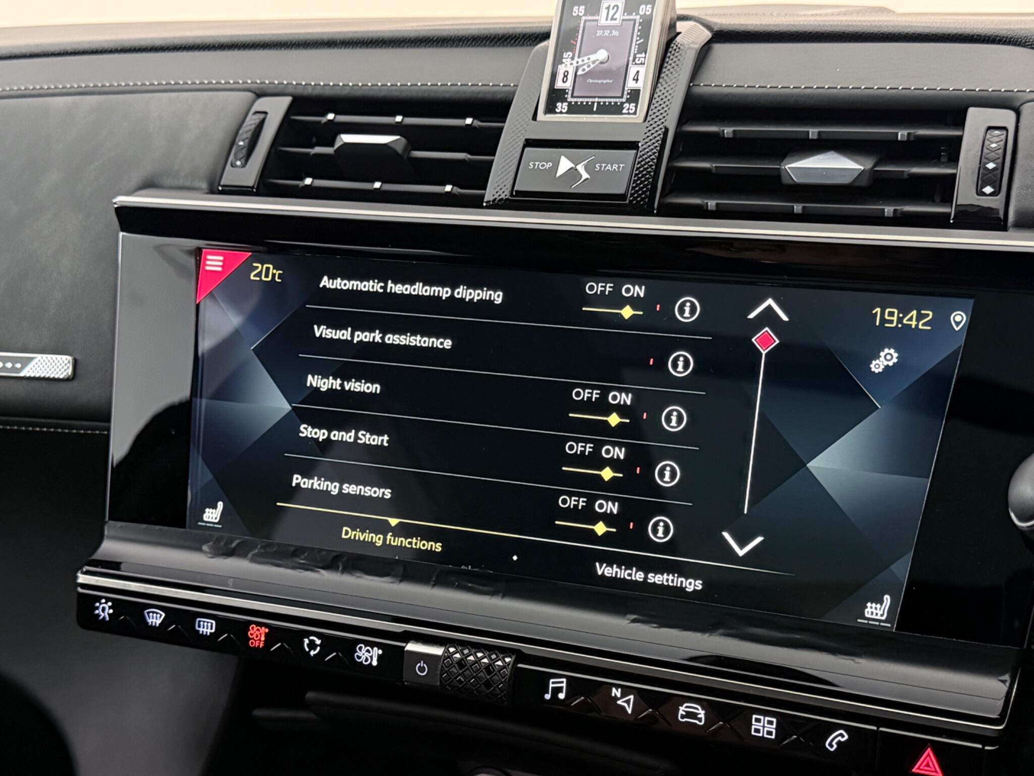 DS Automobiles DS 7 Crossback view 26