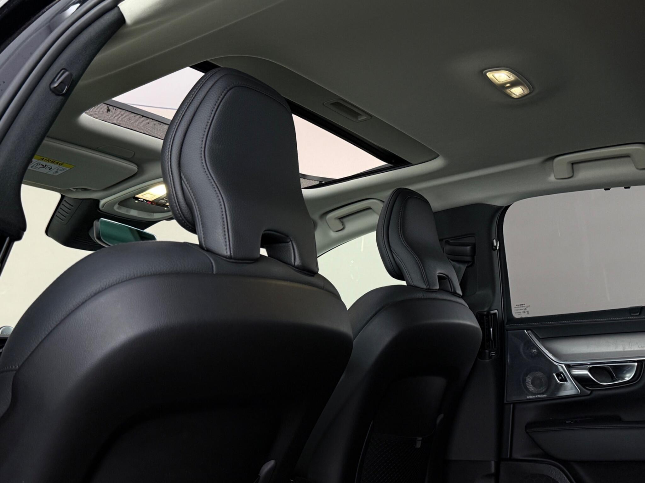 Volvo S90 view 38