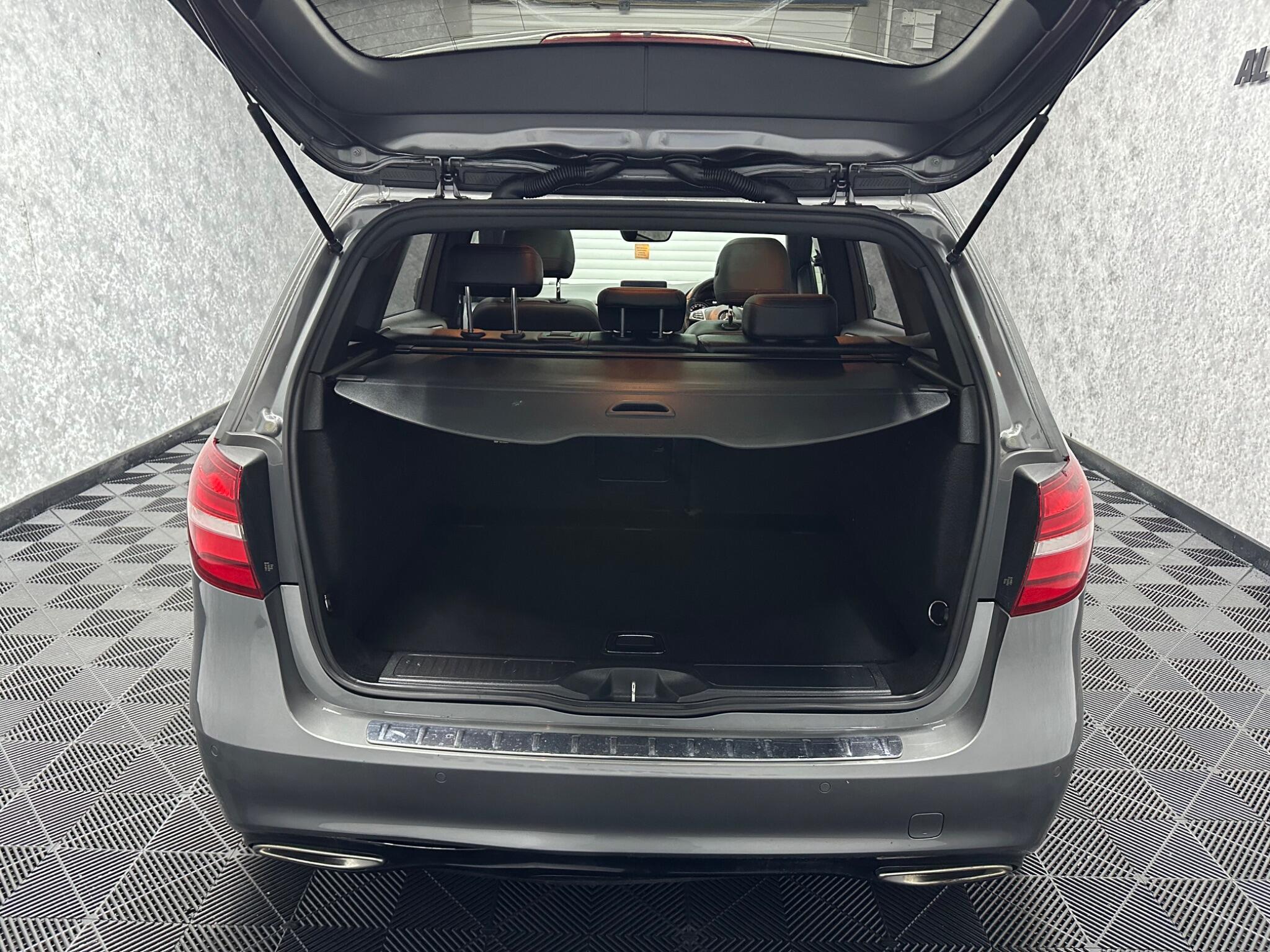 Mercedes-Benz B-Class view 27