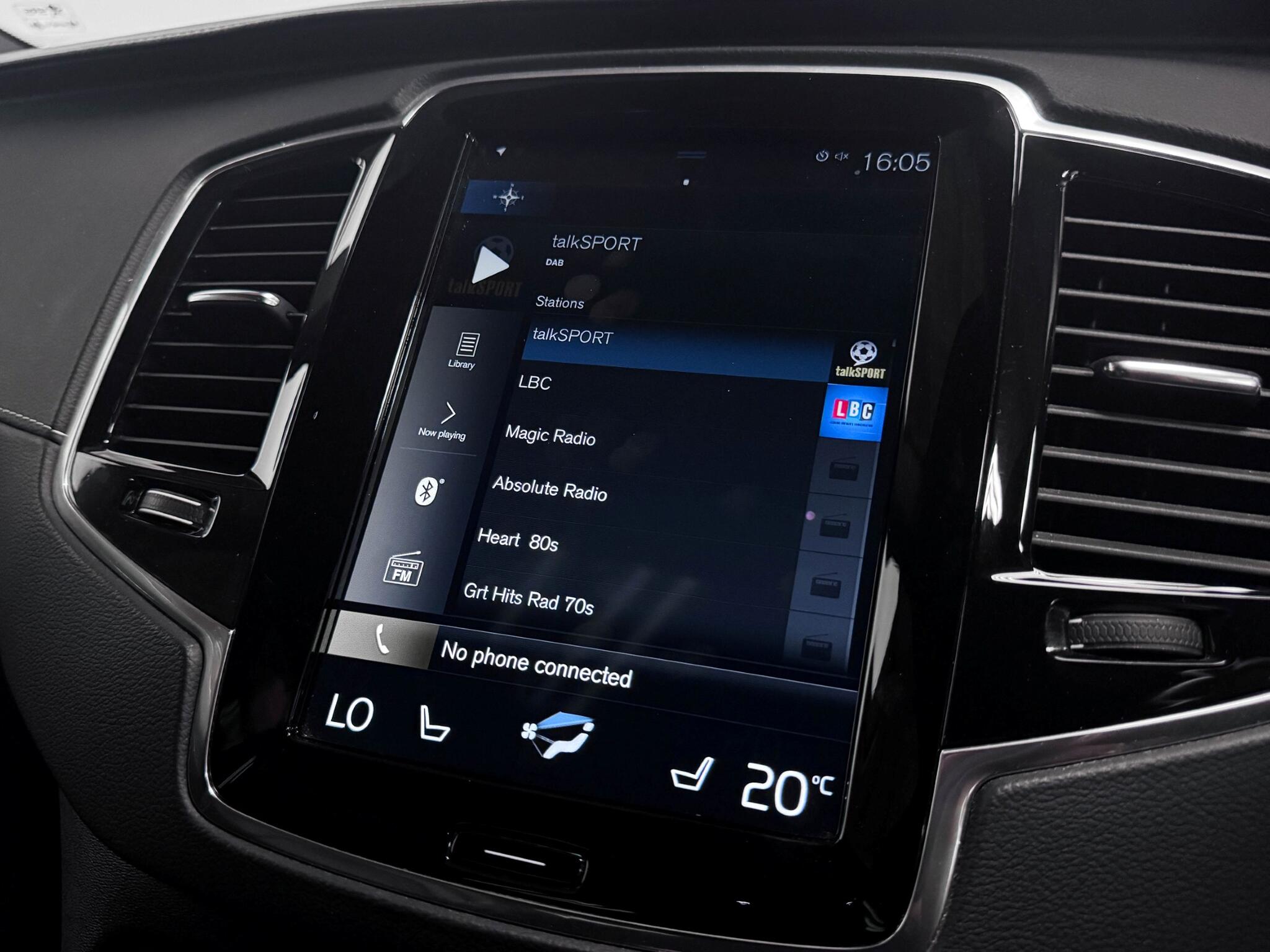 Volvo XC90 view 45