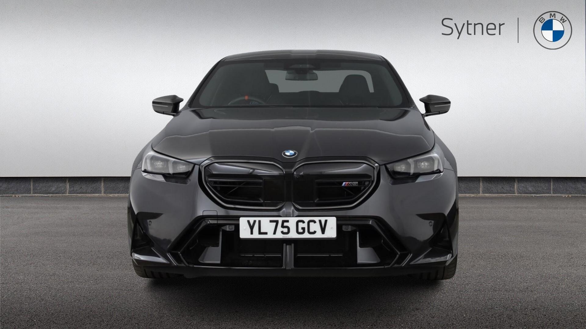 BMW M5 view 16