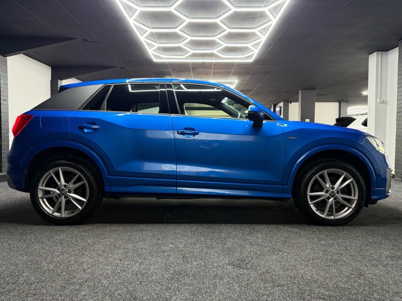 Audi Q2 view 18