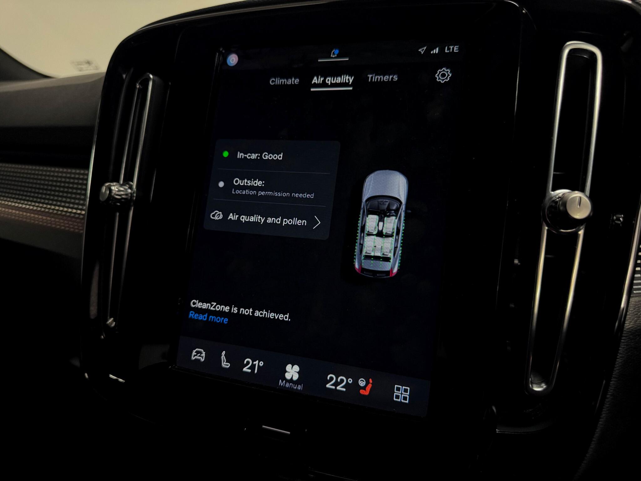 Volvo XC40 view 45