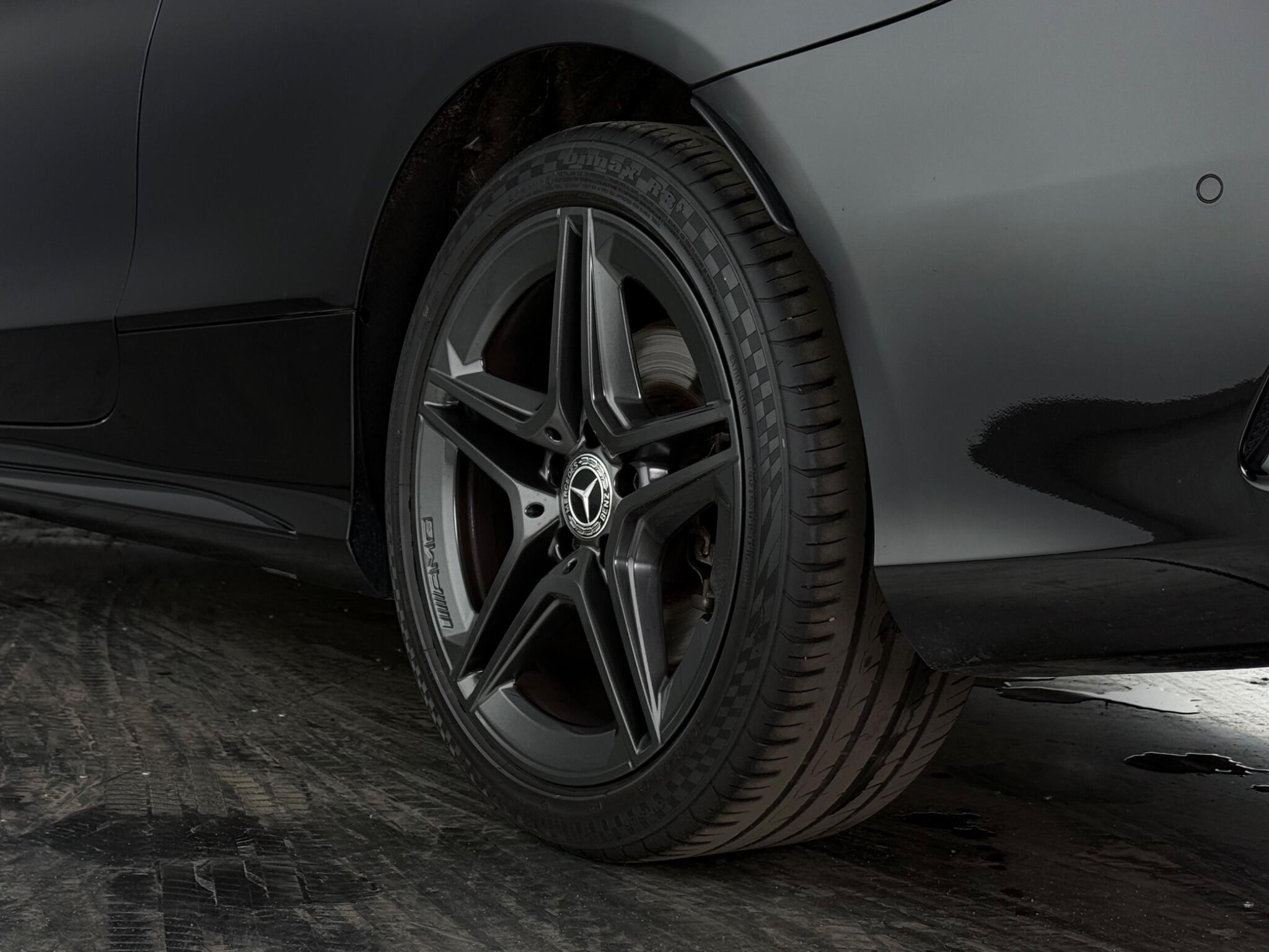 Mercedes-Benz C-Class view 8