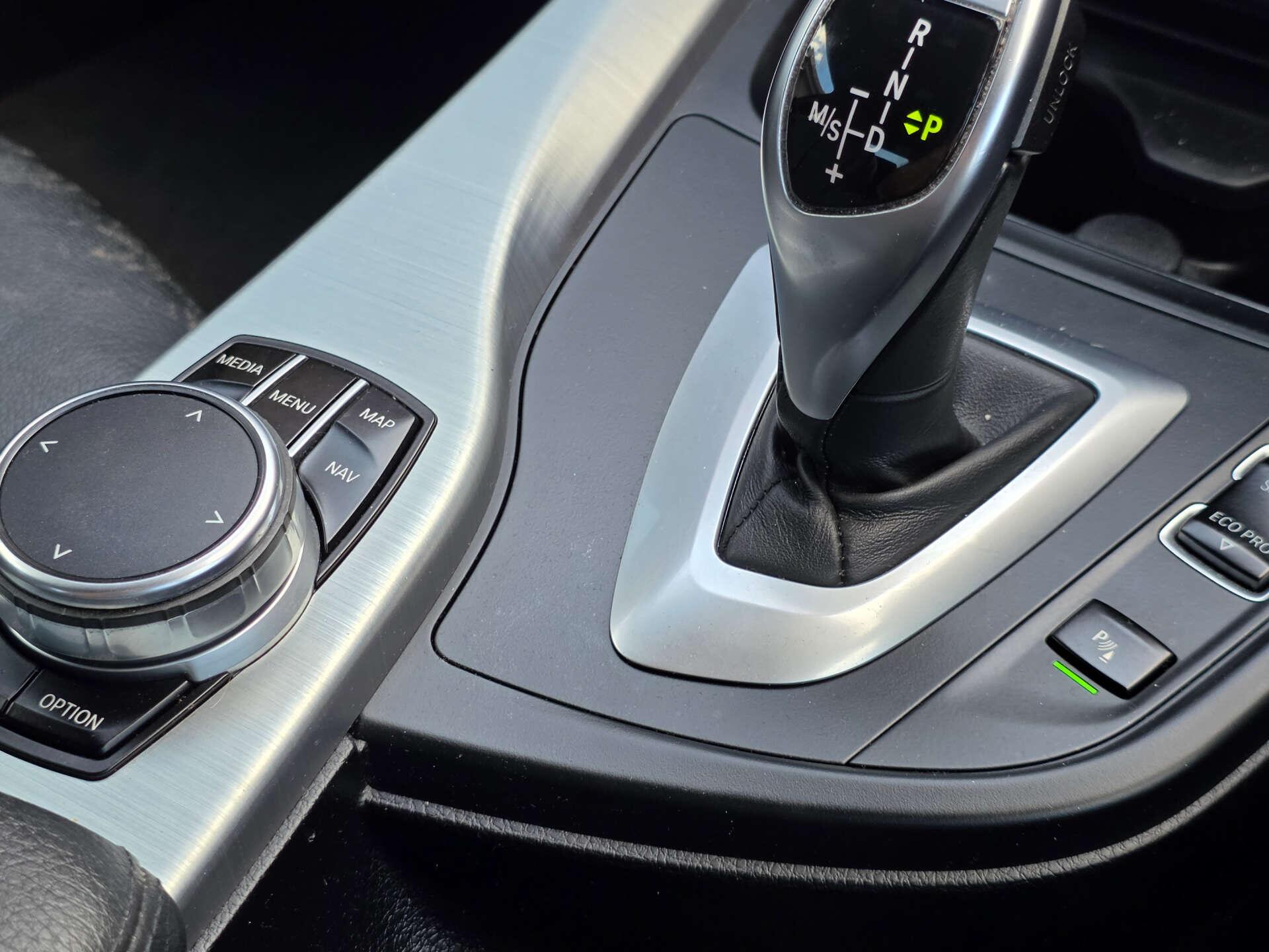 BMW 4 Series view 16