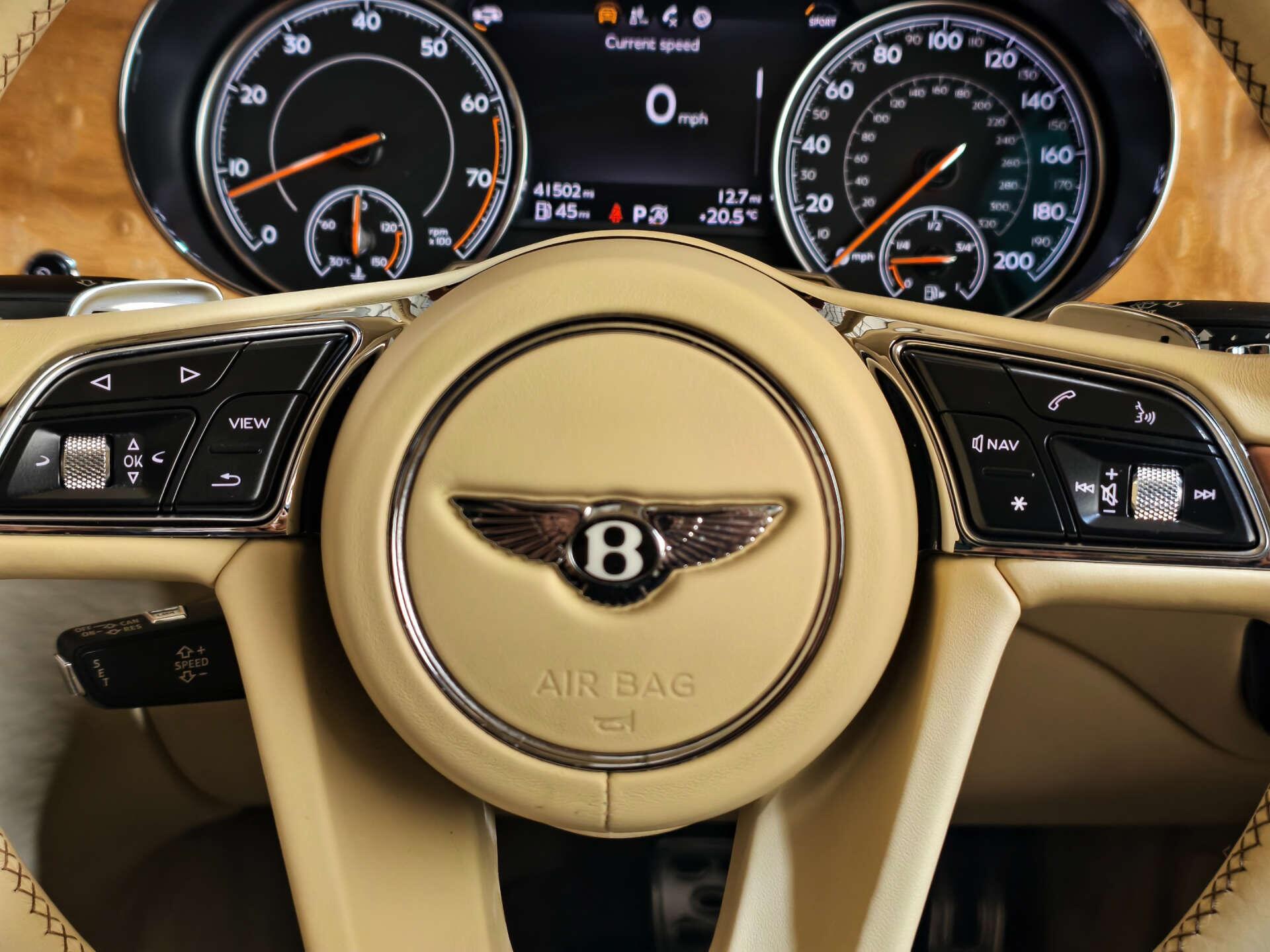 Bentley Bentayga view 49