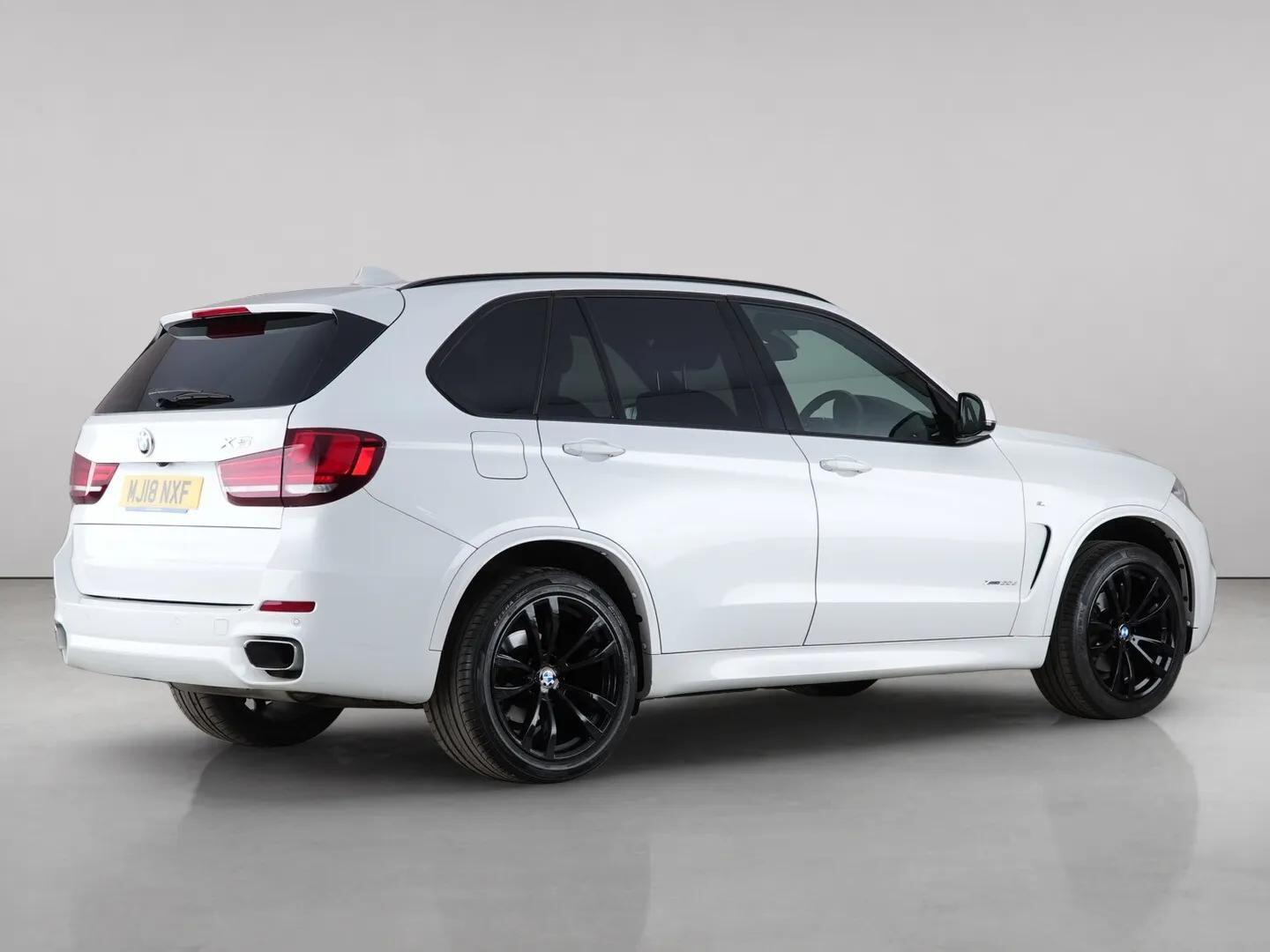 BMW X5 view 8