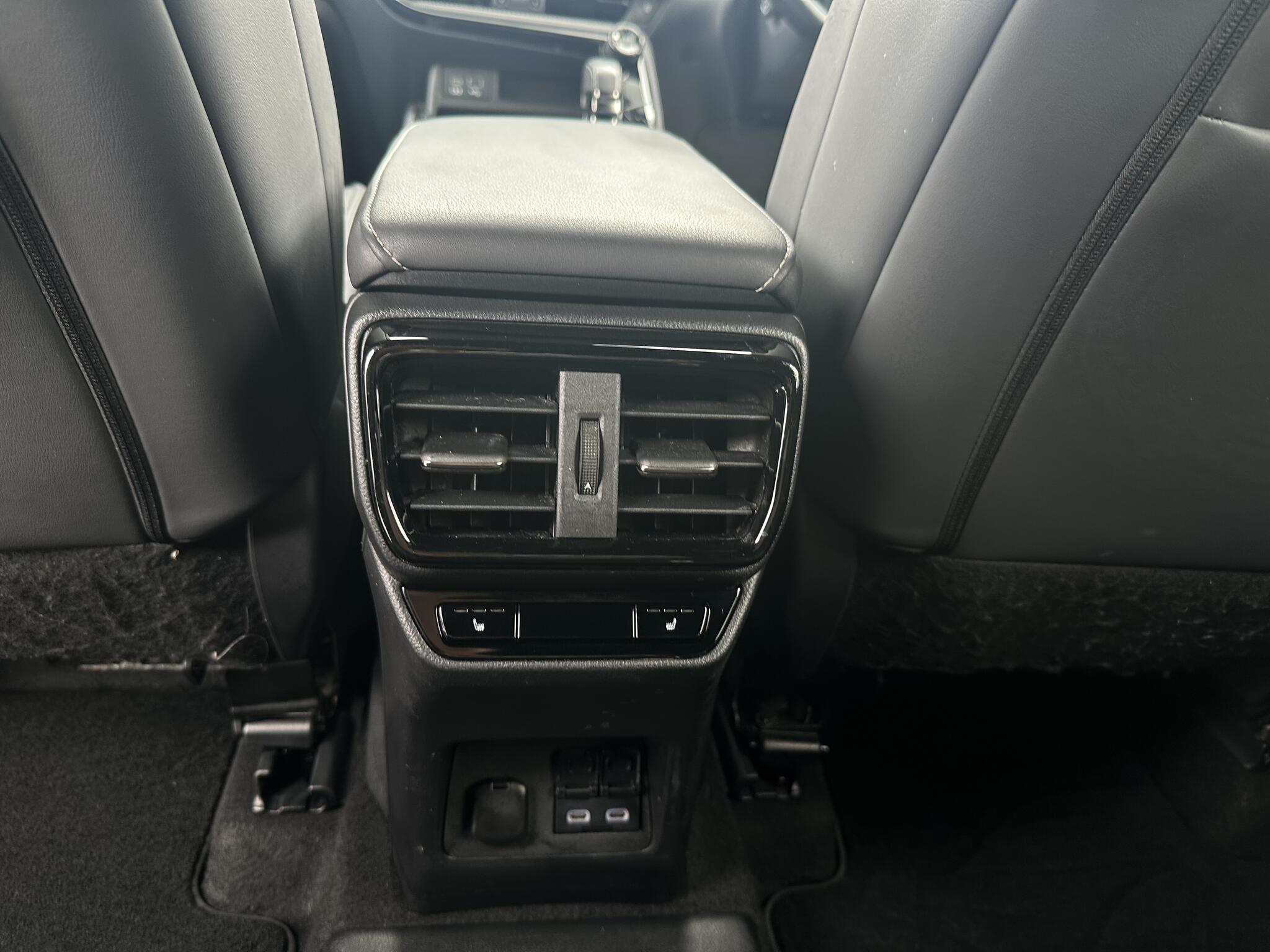 Lexus NX view 24