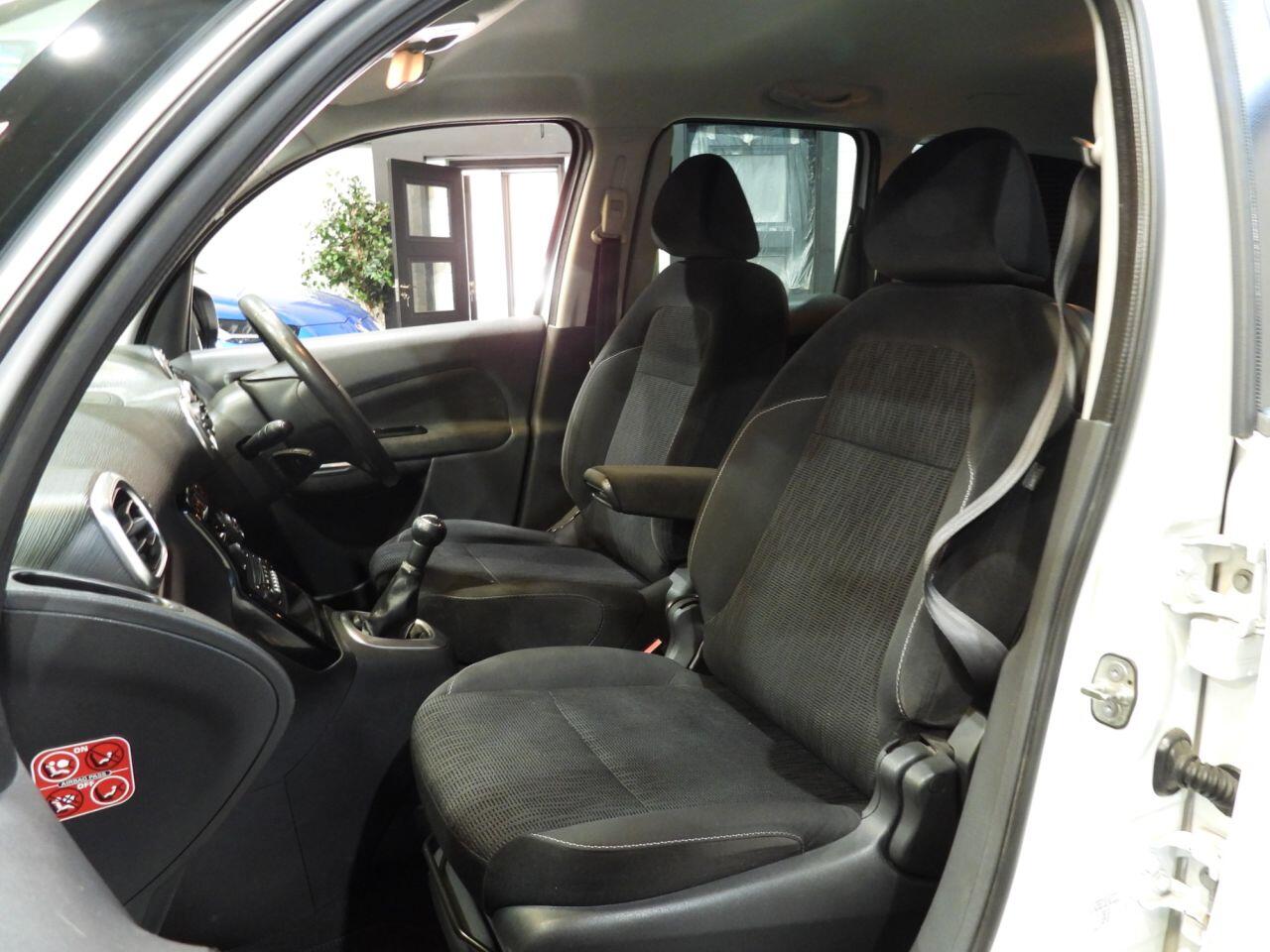 Citroen C3 Picasso view 13