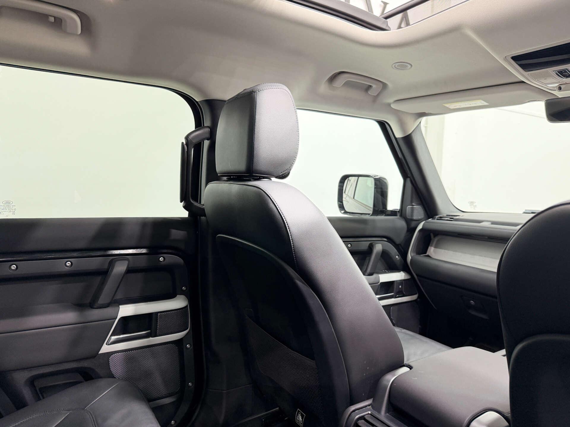 Land Rover Defender view 17