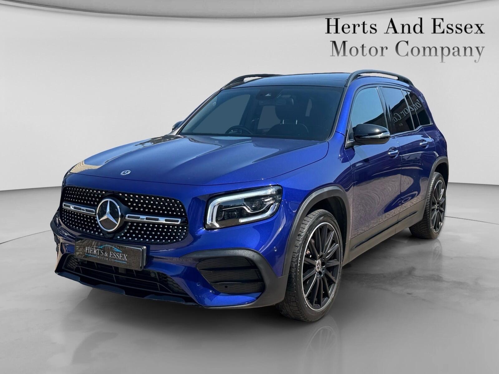 Mercedes-Benz GLB view 3