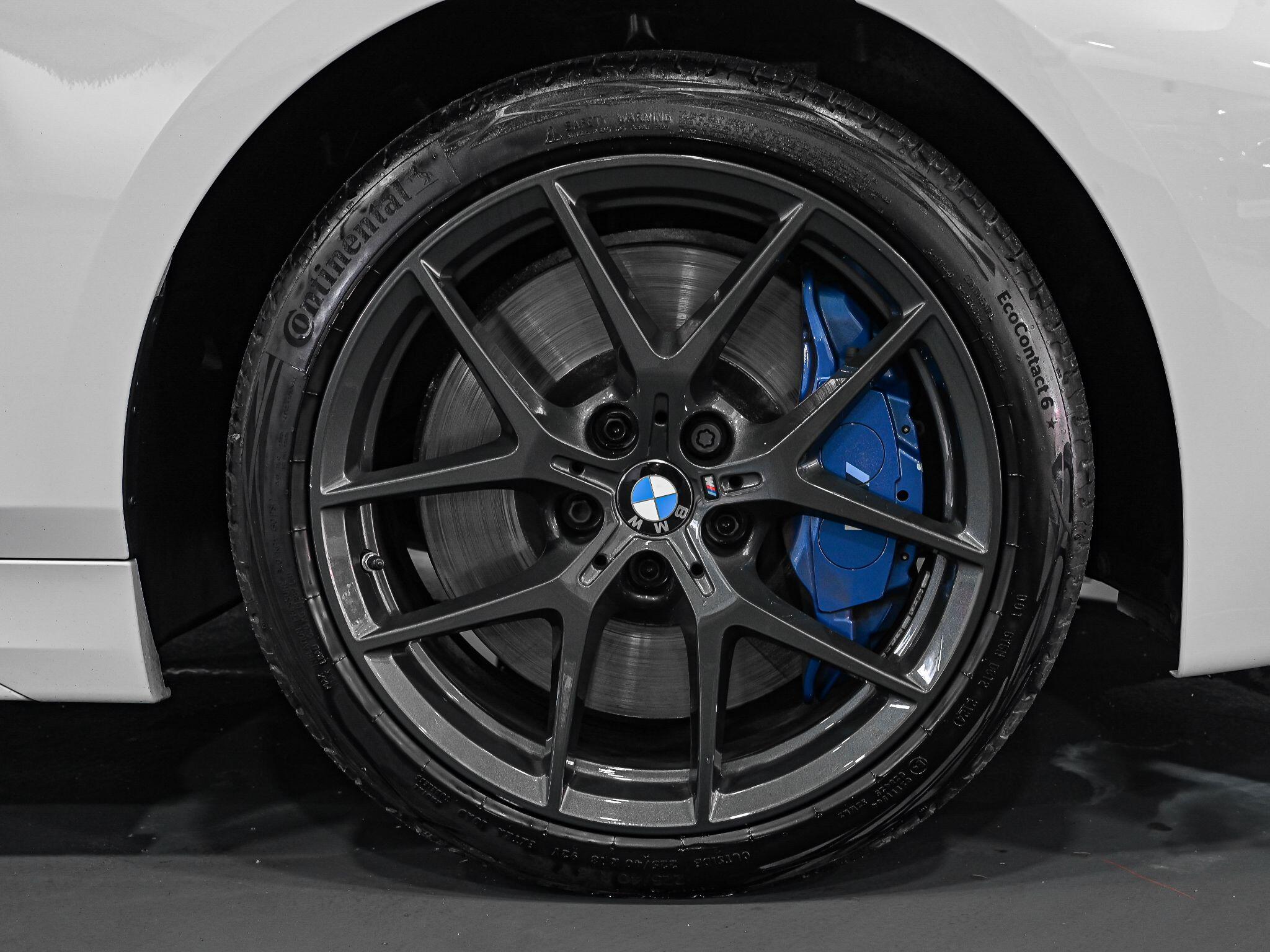BMW 1 Series view 6